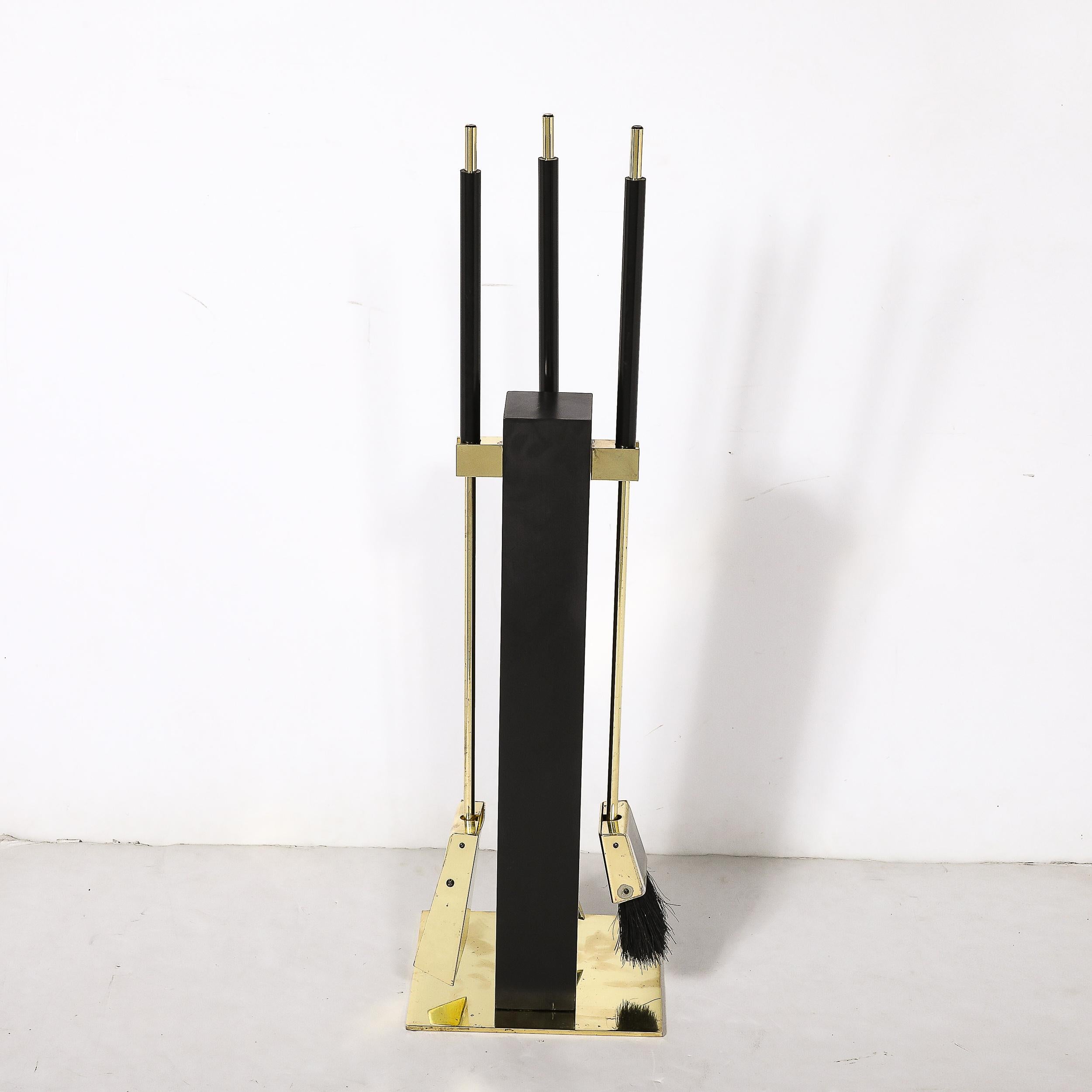 Dreiteiliges modernistisches Feuerwerkzeug-Set aus Messing von Alessandro Albrizzi aus der Mitte des Jahrhunderts im Angebot 1