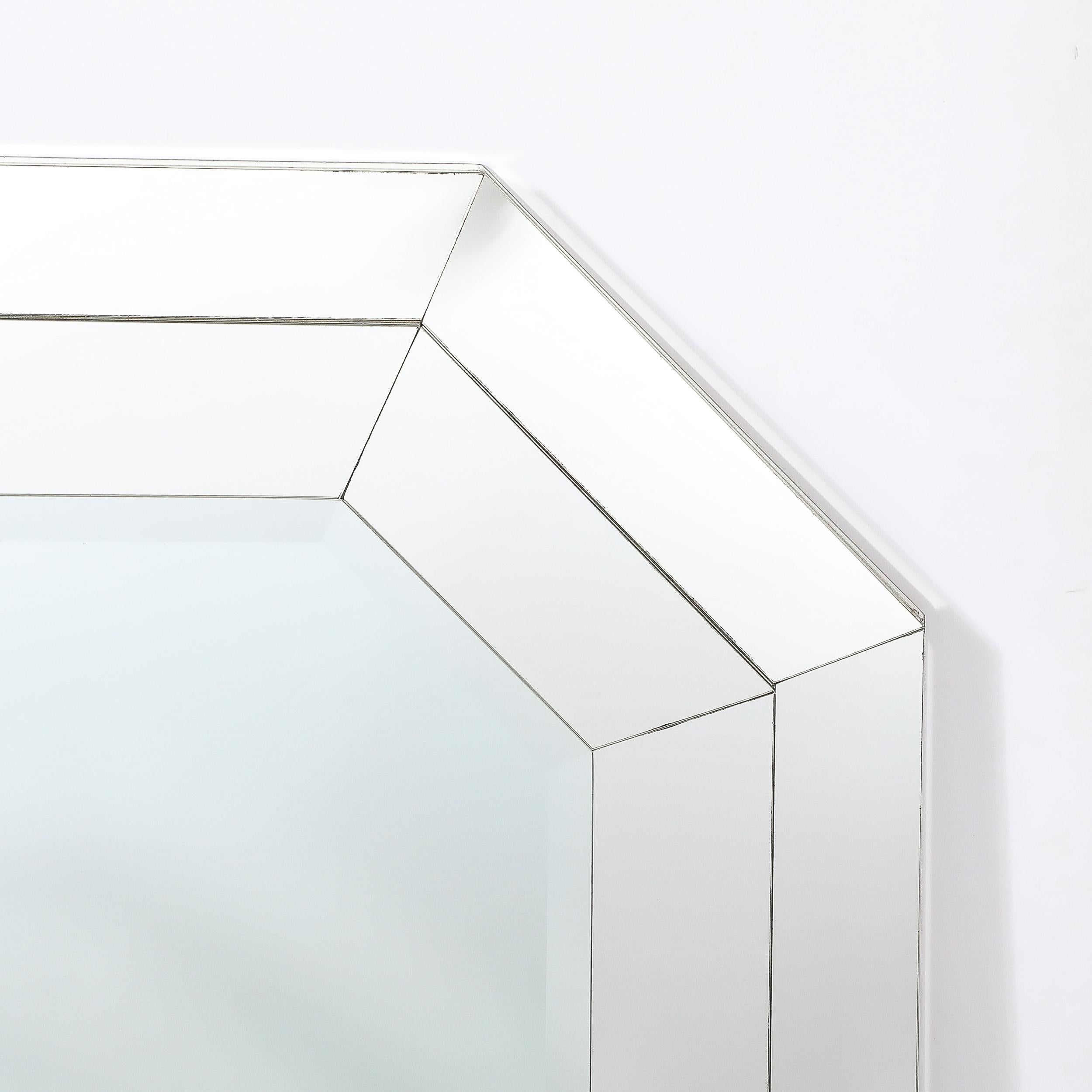 Américain Miroir octogonal moderniste du milieu du siècle dernier à trois niveaux avec détails biseautés en vente