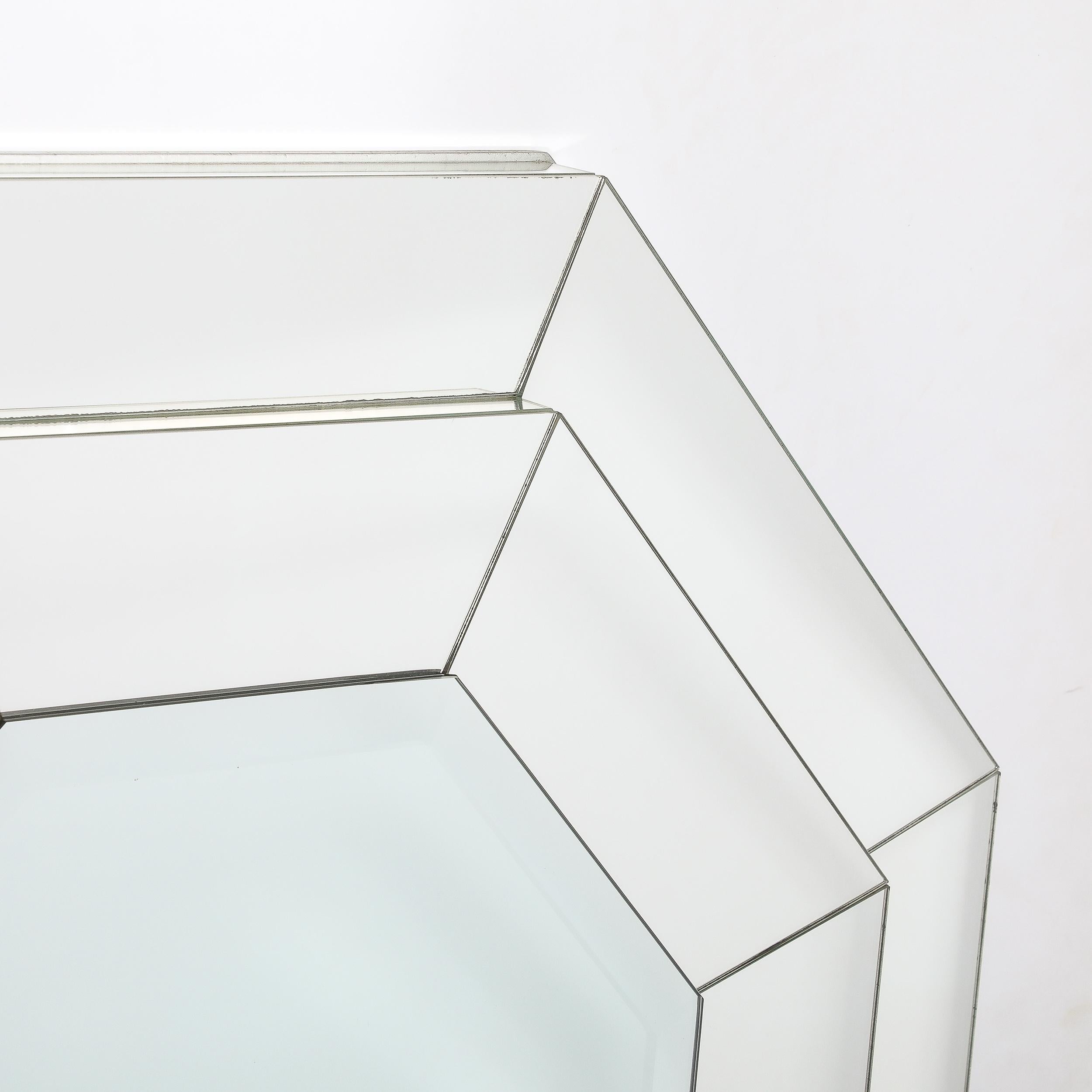 Miroir octogonal moderniste du milieu du siècle dernier à trois niveaux avec détails biseautés en vente 2