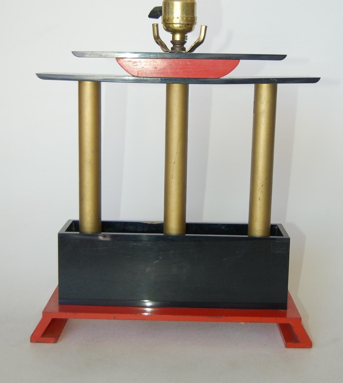 Mid-Century Modernist Torii Arch Mixed-Media Table Lamp In Excellent Condition For Sale In Van Nuys, CA