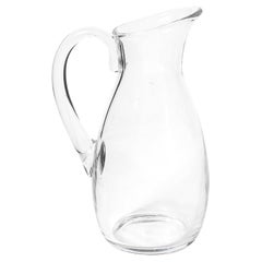 Jarra de cristal transparente modernista de mediados de siglo firmada Baccarat
