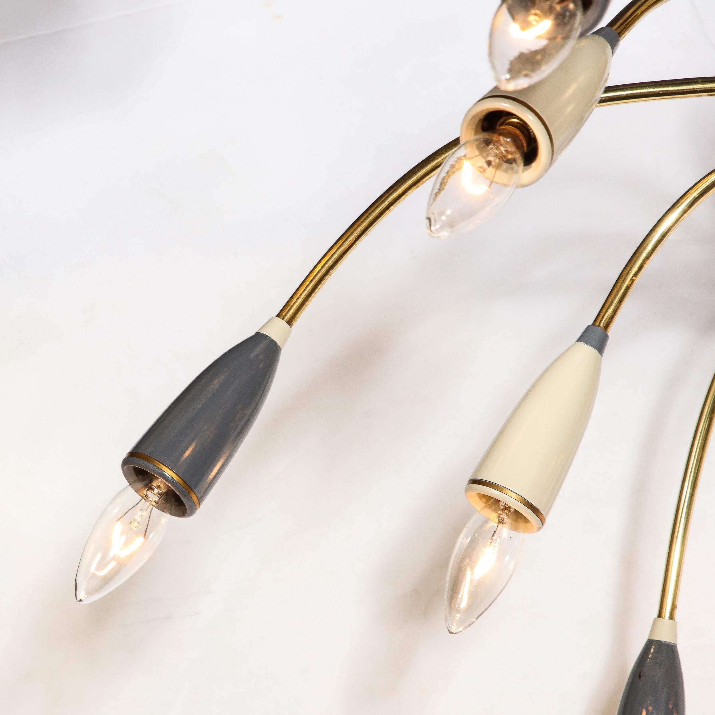 Lampadario a dodici bracci in ottone e smalto di Stilnovo, modernista del metà del secolo scorso in vendita 5