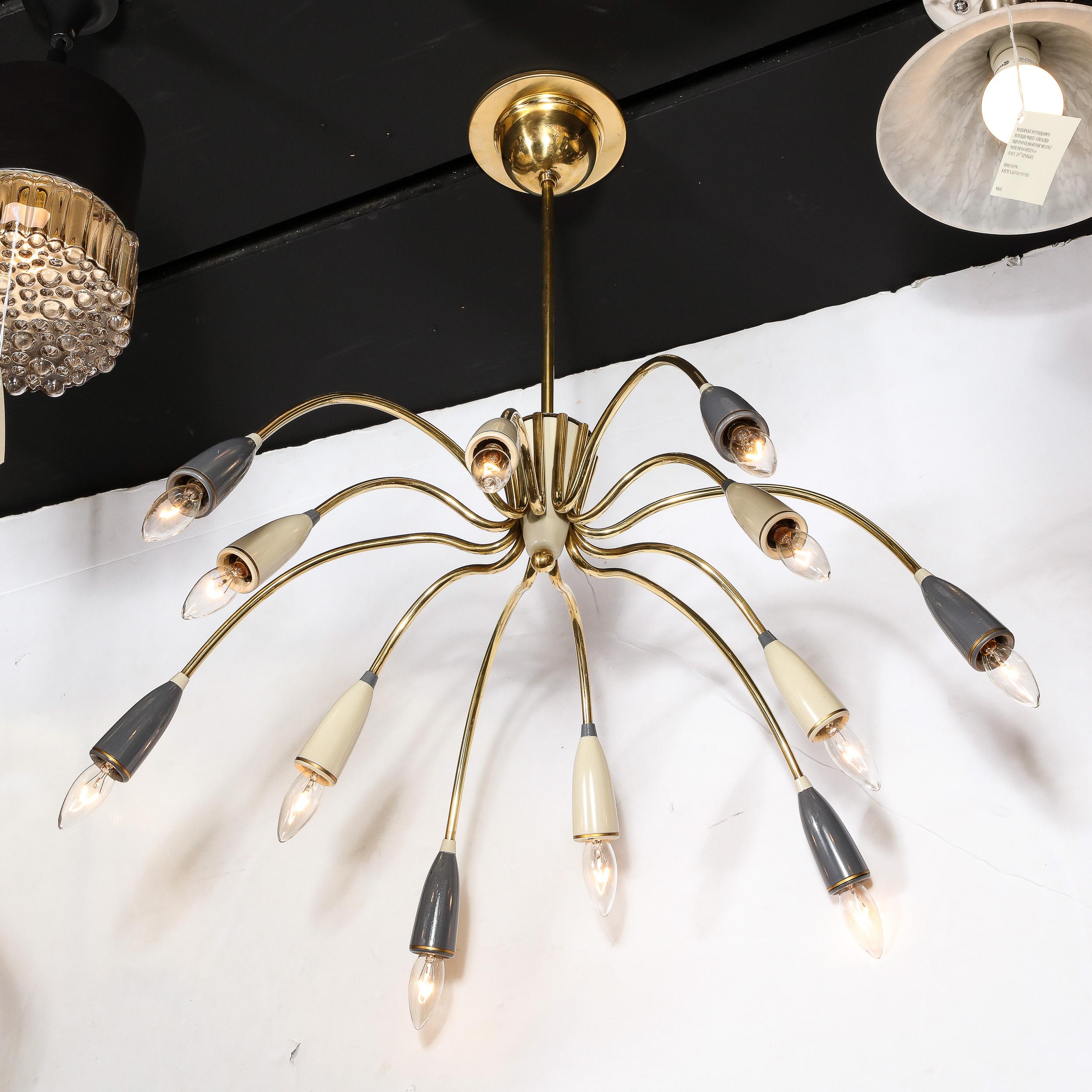 Lampadario a dodici bracci in ottone e smalto di Stilnovo, modernista del metà del secolo scorso in vendita 8