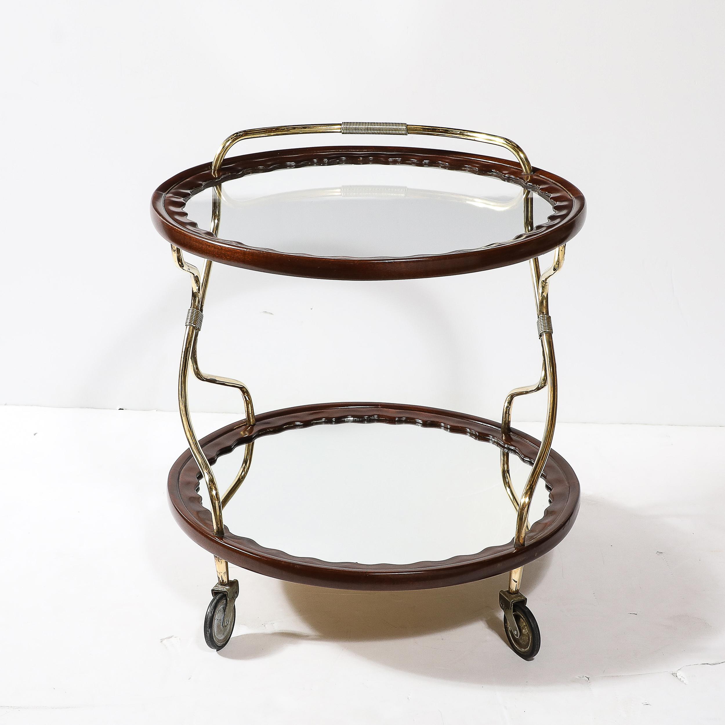 Chariot de service à deux étages en noyer, laiton poli et verre, moderniste du milieu du siècle en vente 2