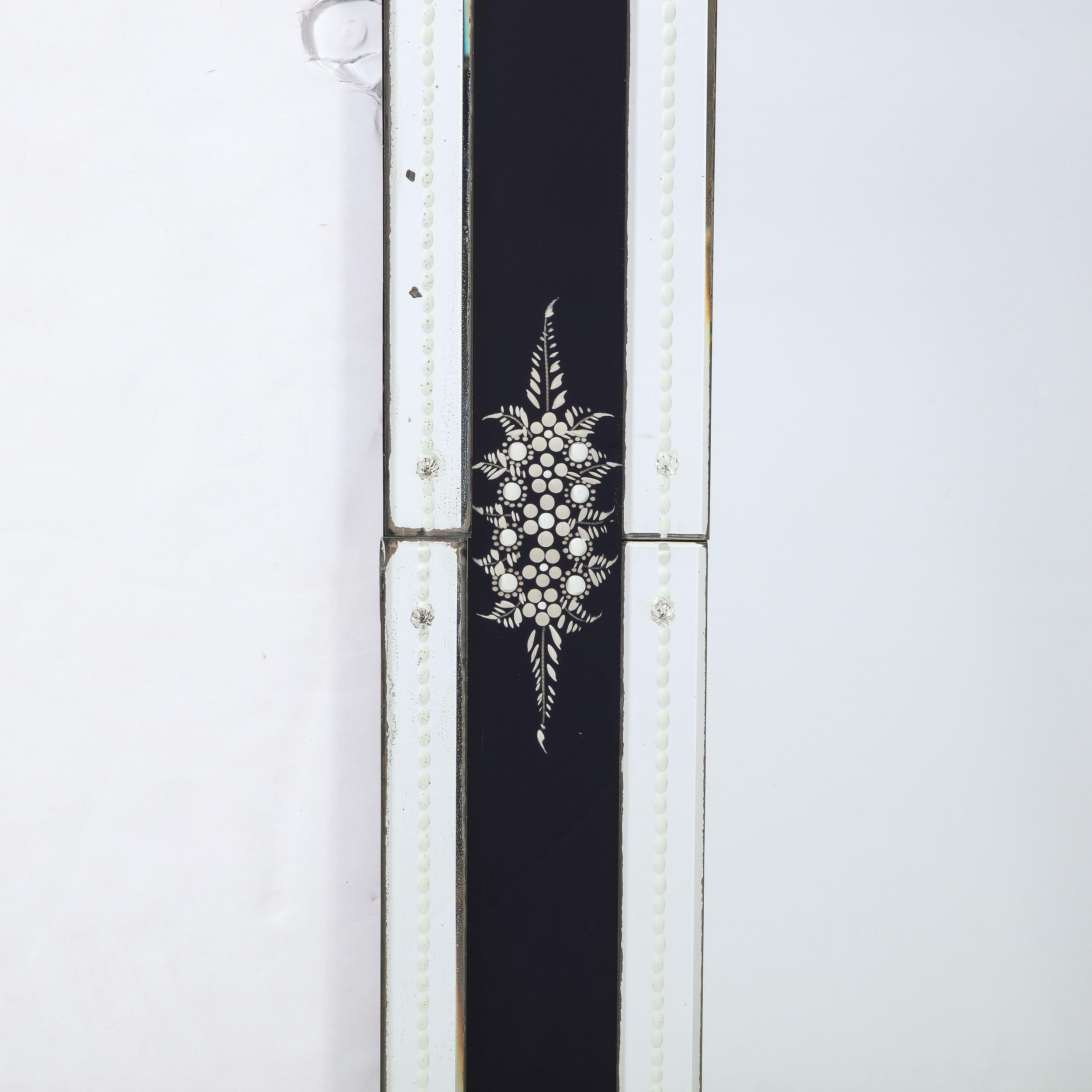 Modernistischer Spiegel im venezianischen Stil aus der Jahrhundertmitte mit umgekehrter Ätzung  (Moderne der Mitte des Jahrhunderts) im Angebot
