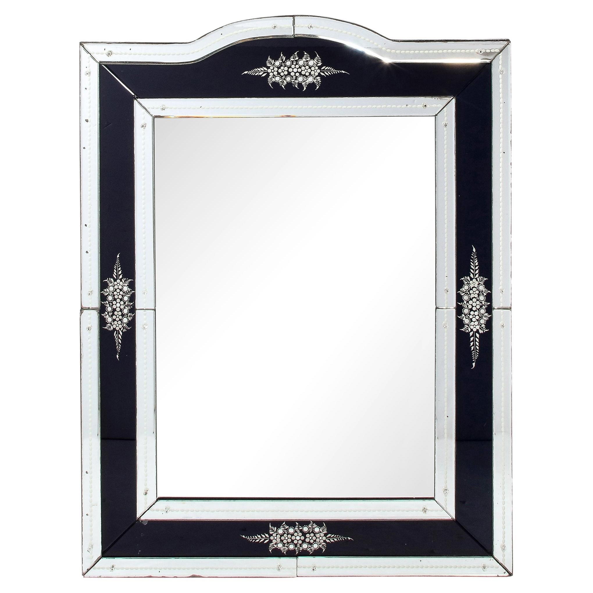Modernistischer Spiegel im venezianischen Stil aus der Jahrhundertmitte mit umgekehrter Ätzung  im Angebot