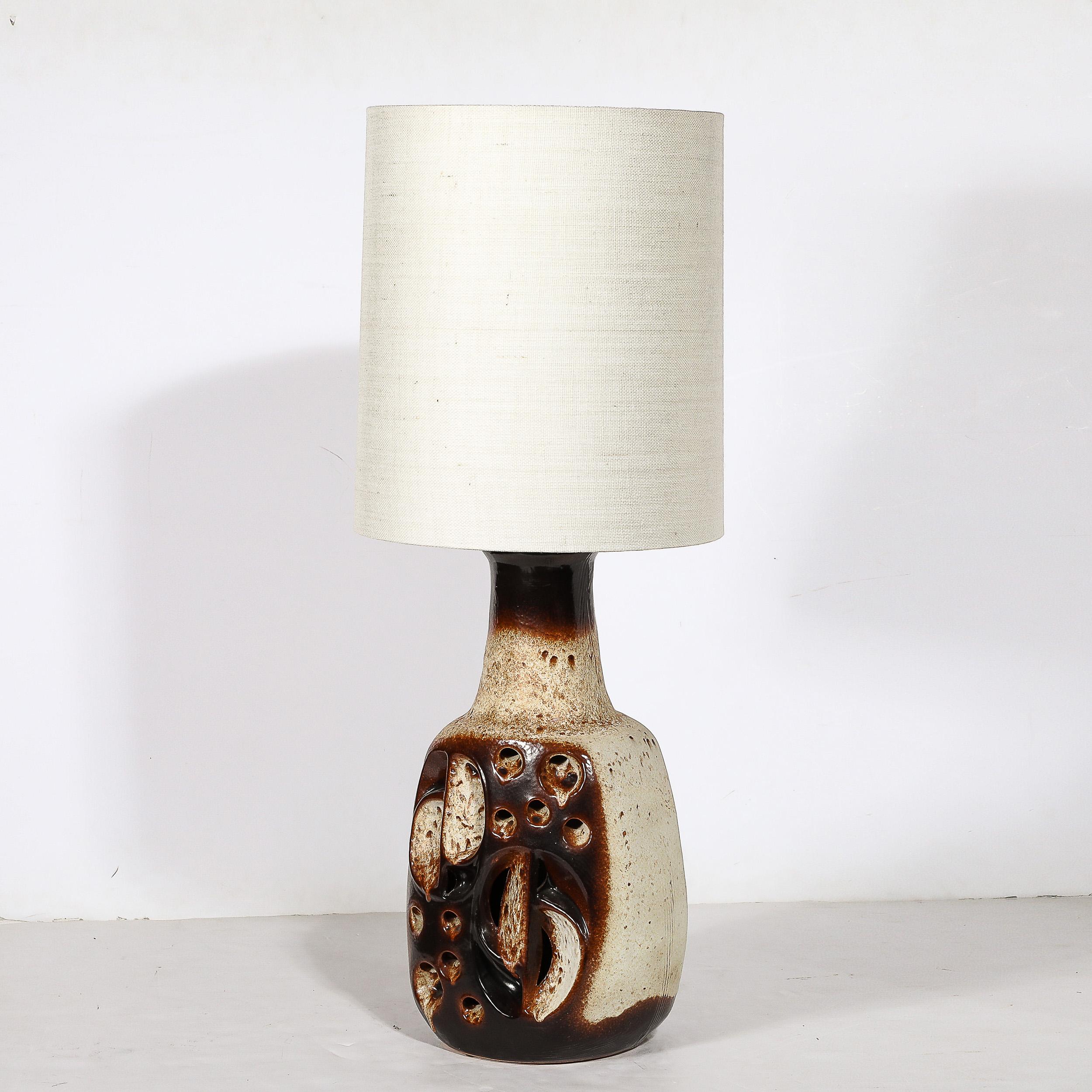 Français Lampe de bureau moderniste du milieu du siècle dernier en céramique vernissée volcanique de Hustadt Leuchten en vente