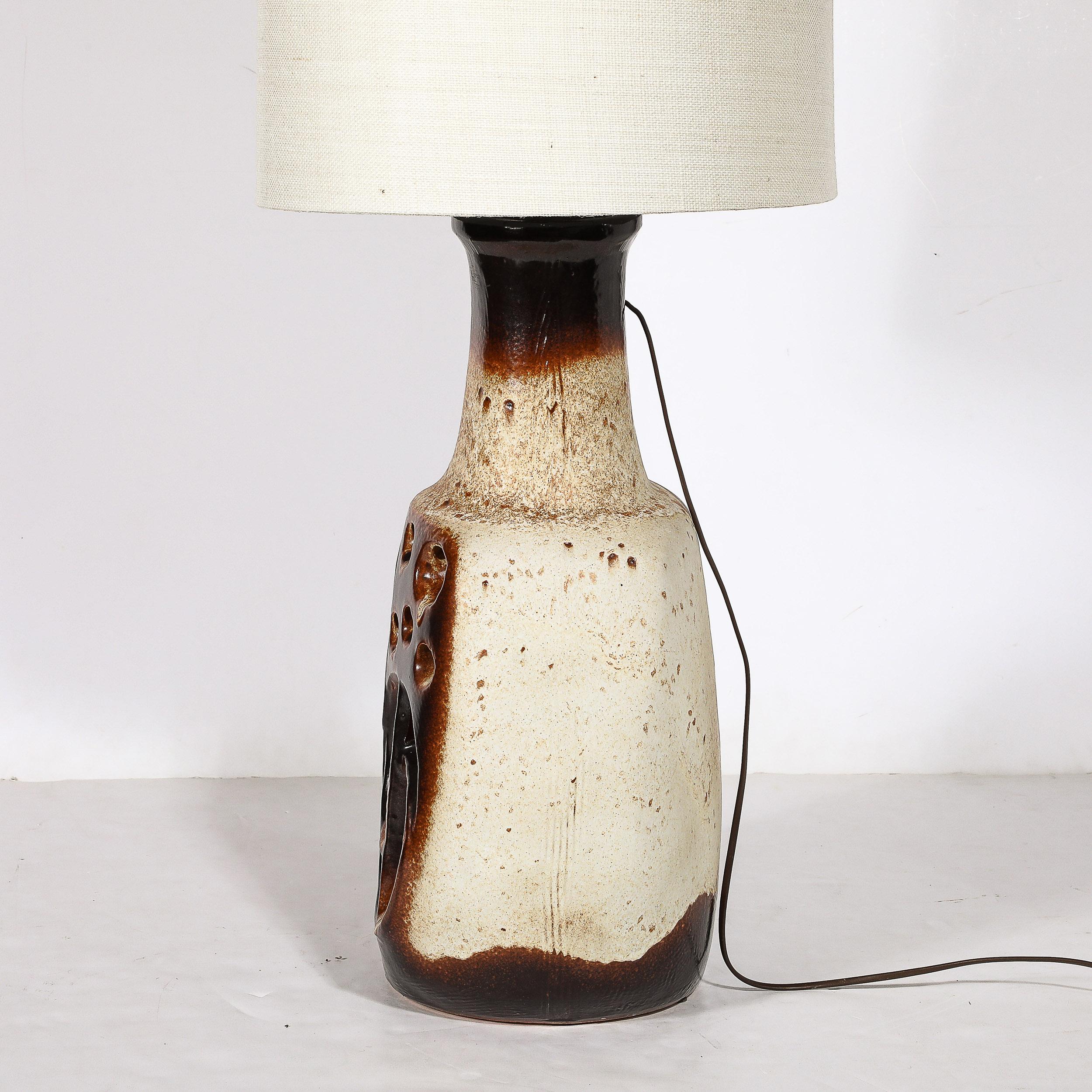 Fin du 20e siècle Lampe de bureau moderniste du milieu du siècle dernier en céramique vernissée volcanique de Hustadt Leuchten en vente