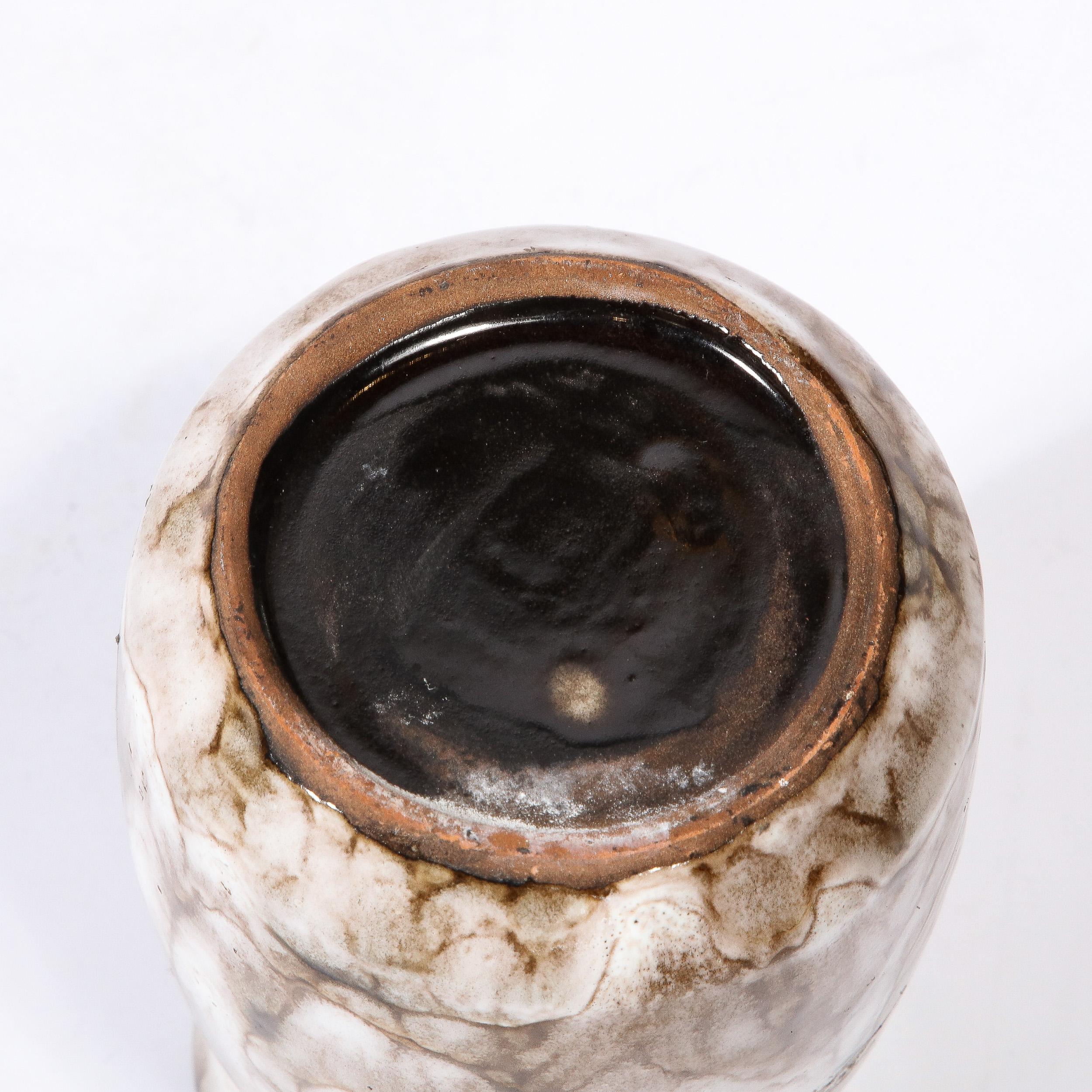 Vase en céramique blanche et terre cuite moderniste du milieu du siècle dernier avec motif en spirale  en vente 4