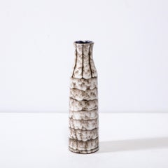Modernistische Vase aus weißer und erdfarbener Keramik mit gebänderten Details aus der Mitte des Jahrhunderts