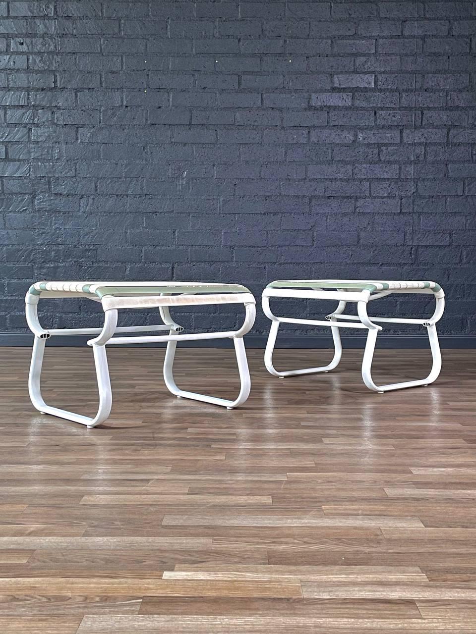 Mid-Century Modern Modernité du milieu du sièclePaire de tabourets d'extérieur vintage 