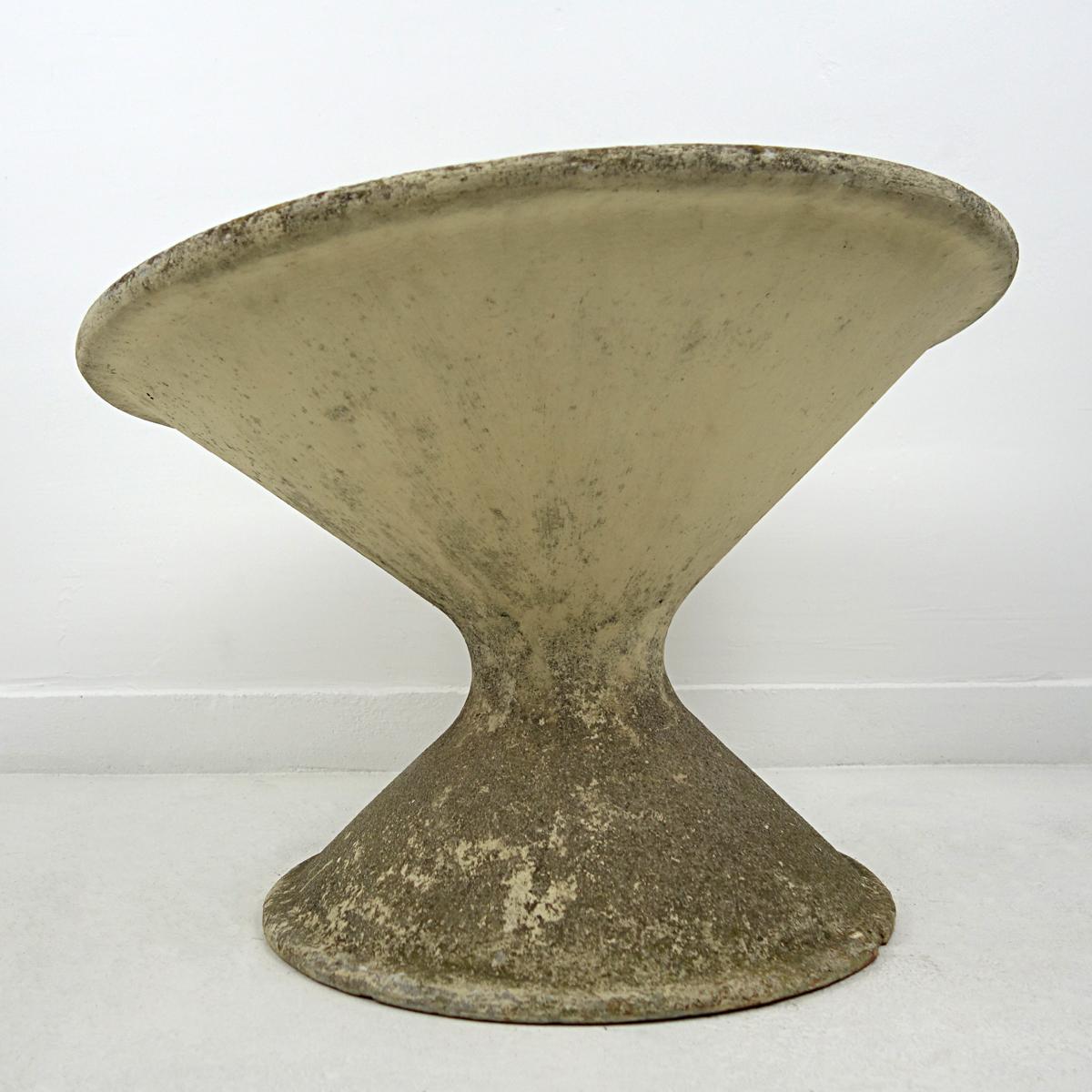 Midcentury Mode Round Planter Designed by Willy Guhl for Eternit in Switzerland For Sale 3