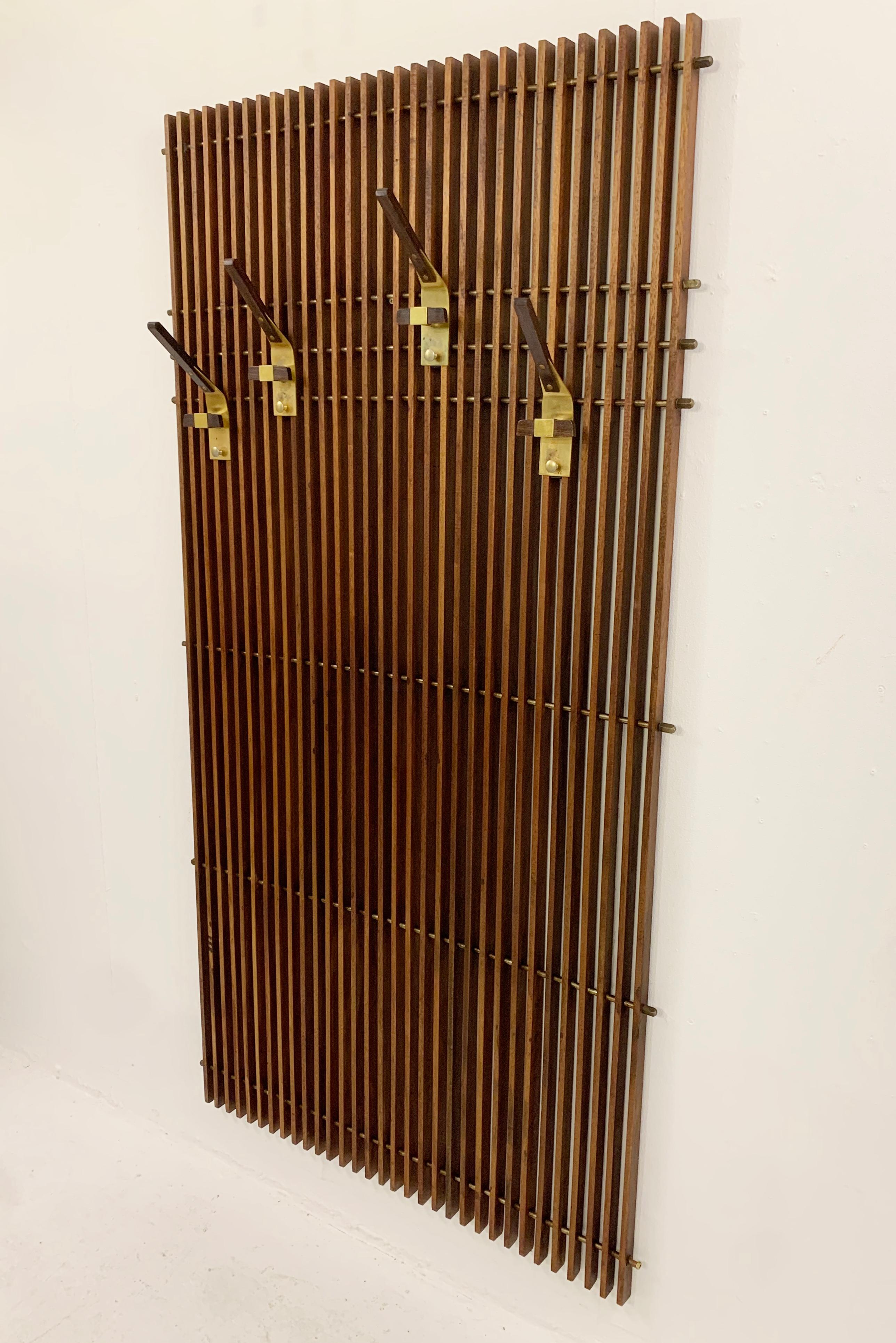 Mid-Century Modulable Slatted Wood and Brass Coat Rack, Italy 1950s 6