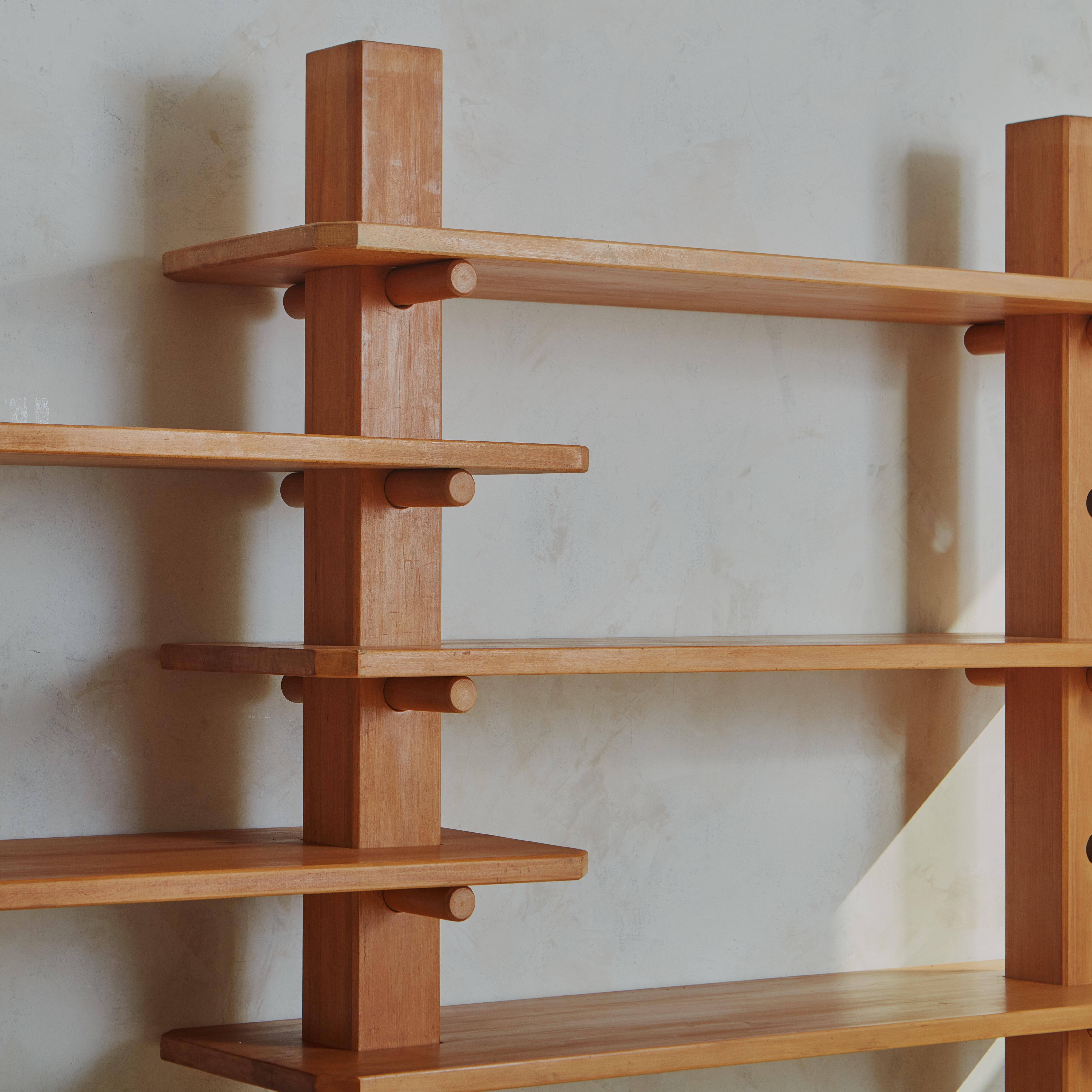 Mid Century Modular Etagere in Sycamore Wood In Good Condition For Sale In Chicago, IL