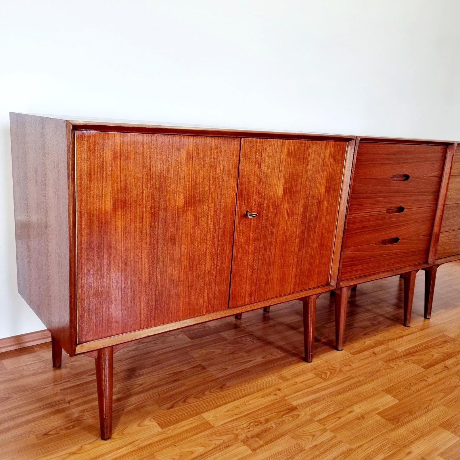 Mid-Century Modular Sideboard in Teak by Rex Raab for Wilhelm Renz, Germany, 60s In Good Condition For Sale In Lucija, SI