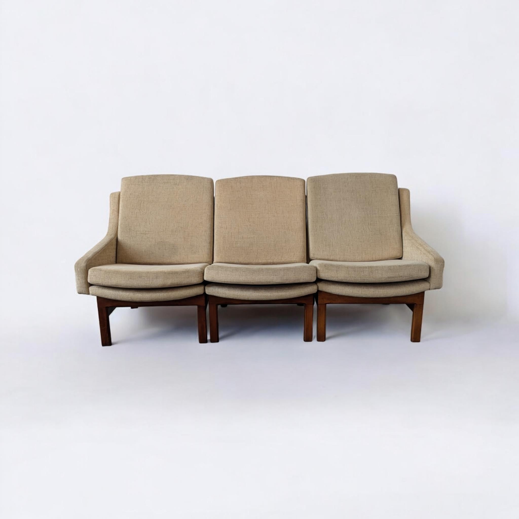 Czech Mid Century modular sofa by Karel Vyčítal for Dřevotvar Jablonné, 1960s