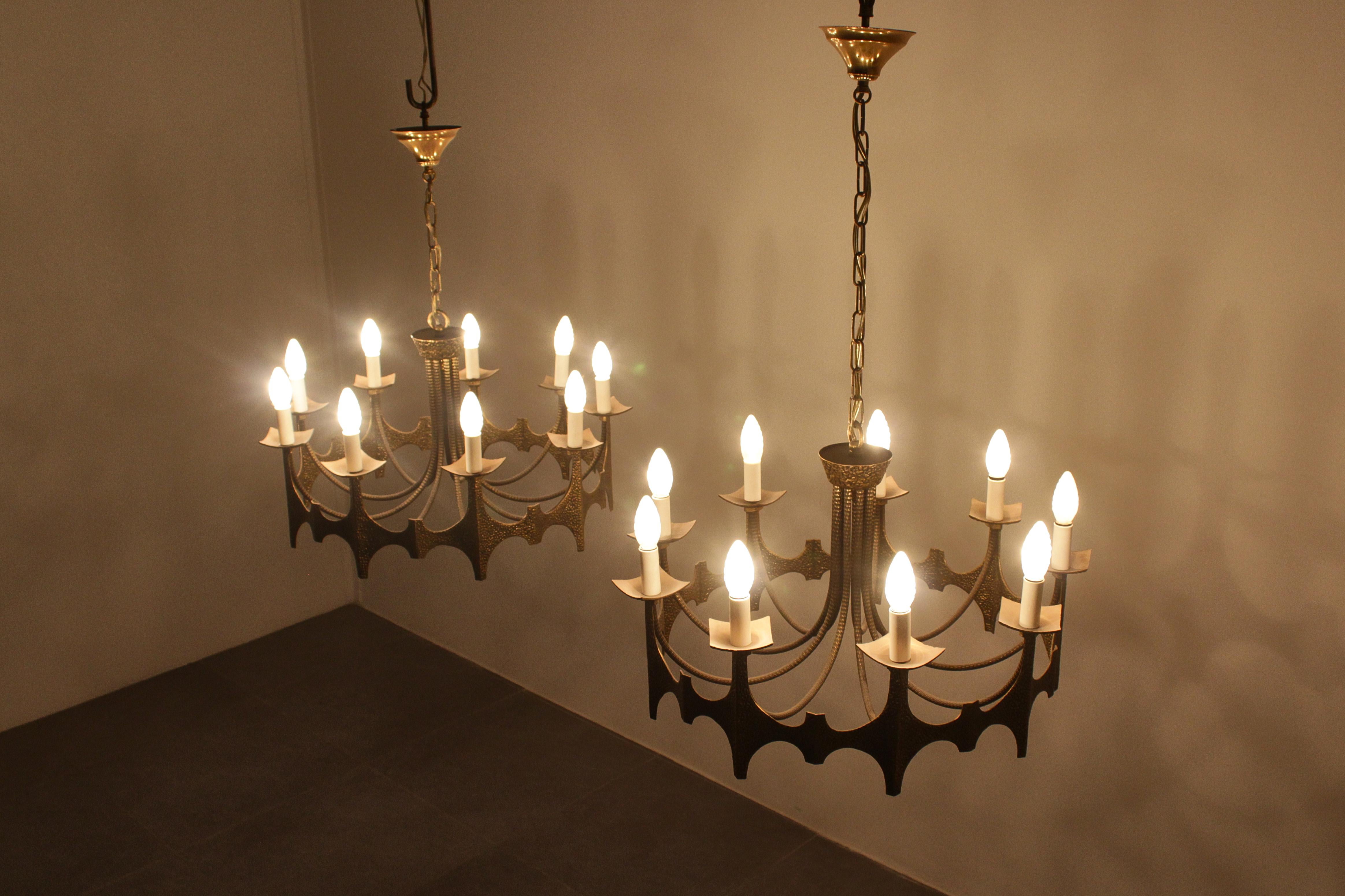 Mid-Century Moe Bridge Style set of 2 Brutalist Brass Chandelier 60s Italy 4