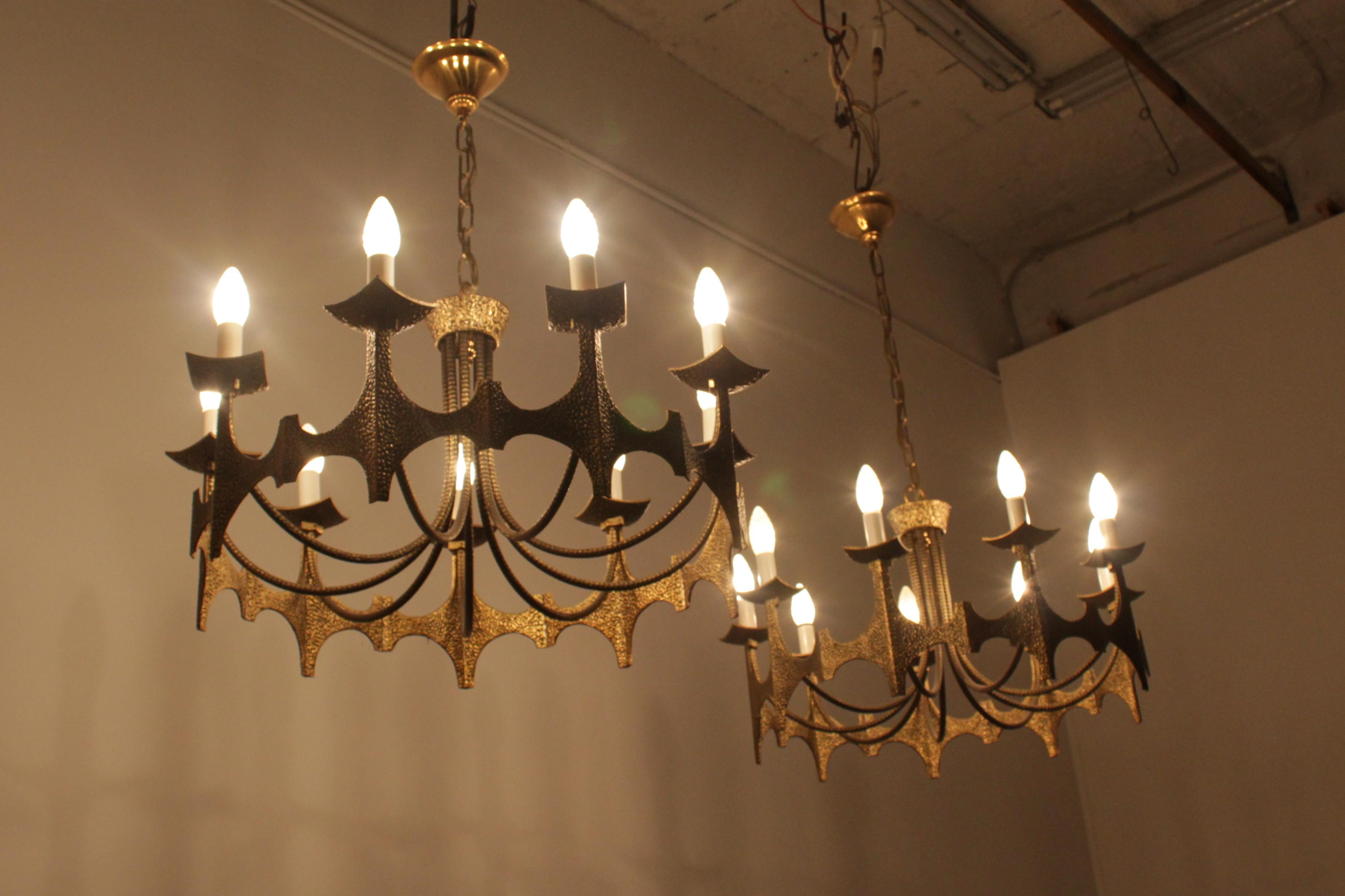 Mid-Century Moe Bridge Style set of 2 Brutalist Brass Chandelier 60s Italy 5