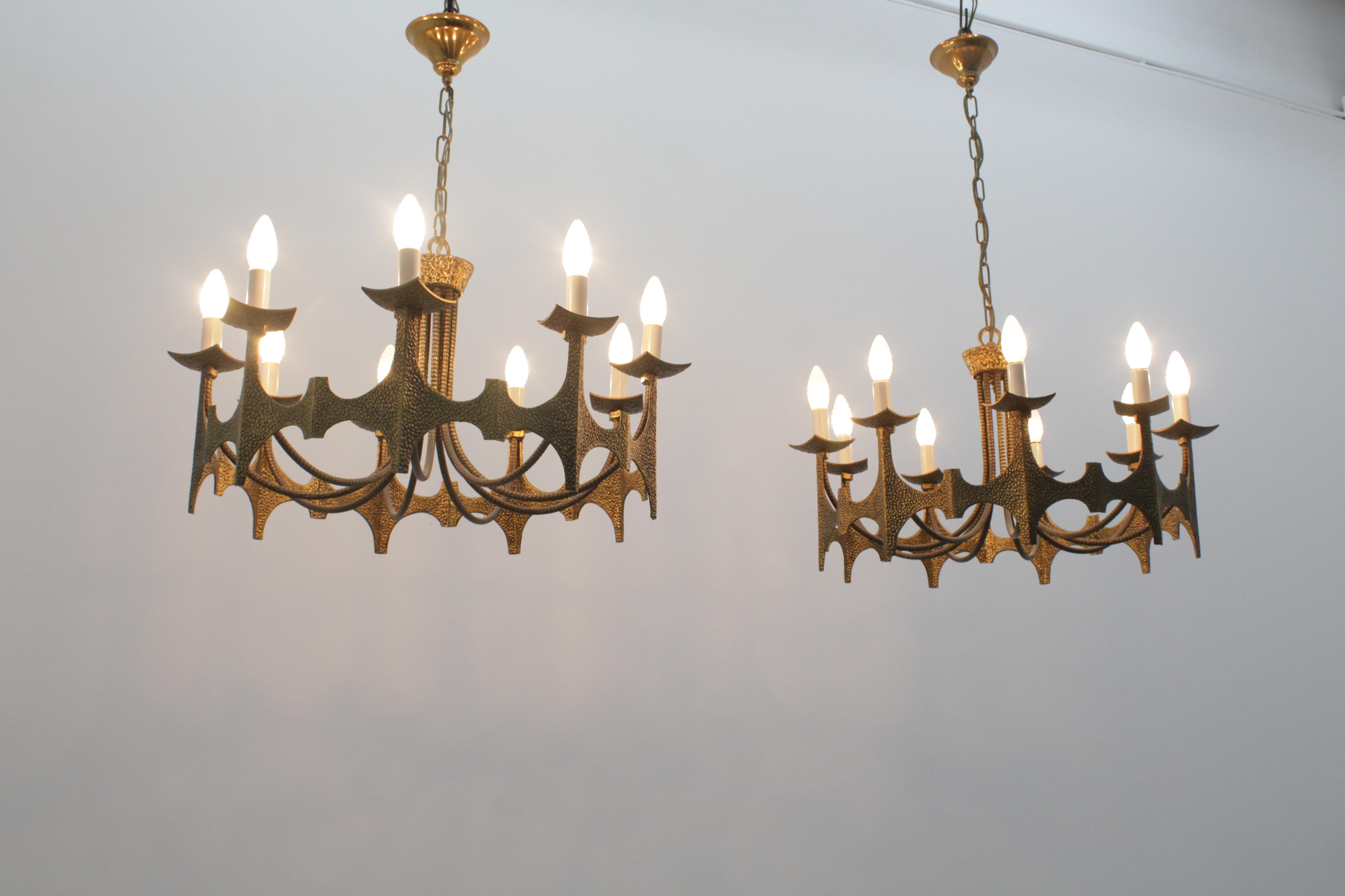 Mid-Century Moe Bridge Style set of 2 Brutalist Brass Chandelier 60s Italy 7