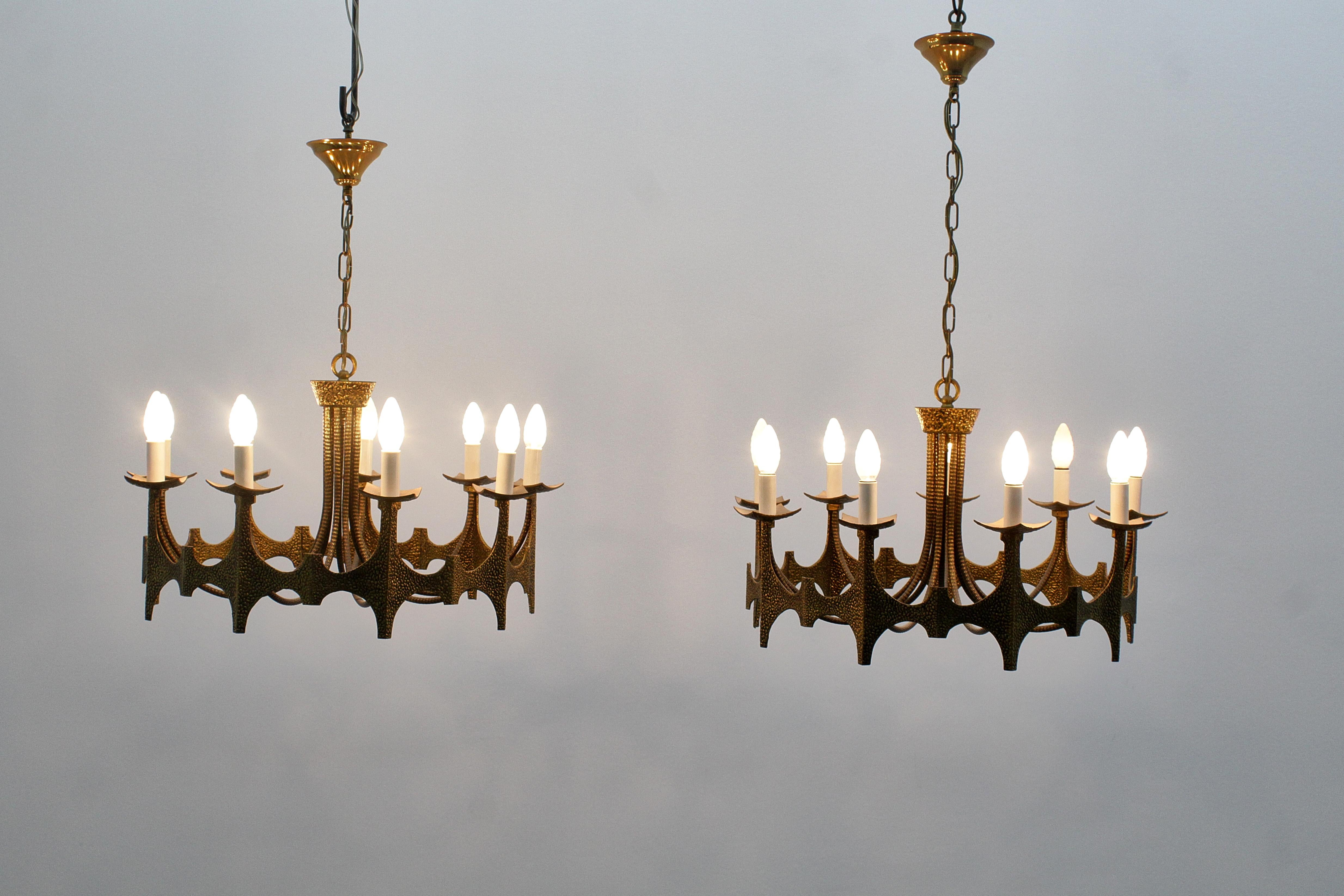 Mid-Century Moe Bridge Style set of 2 Brutalist Brass Chandelier 60s Italy 8