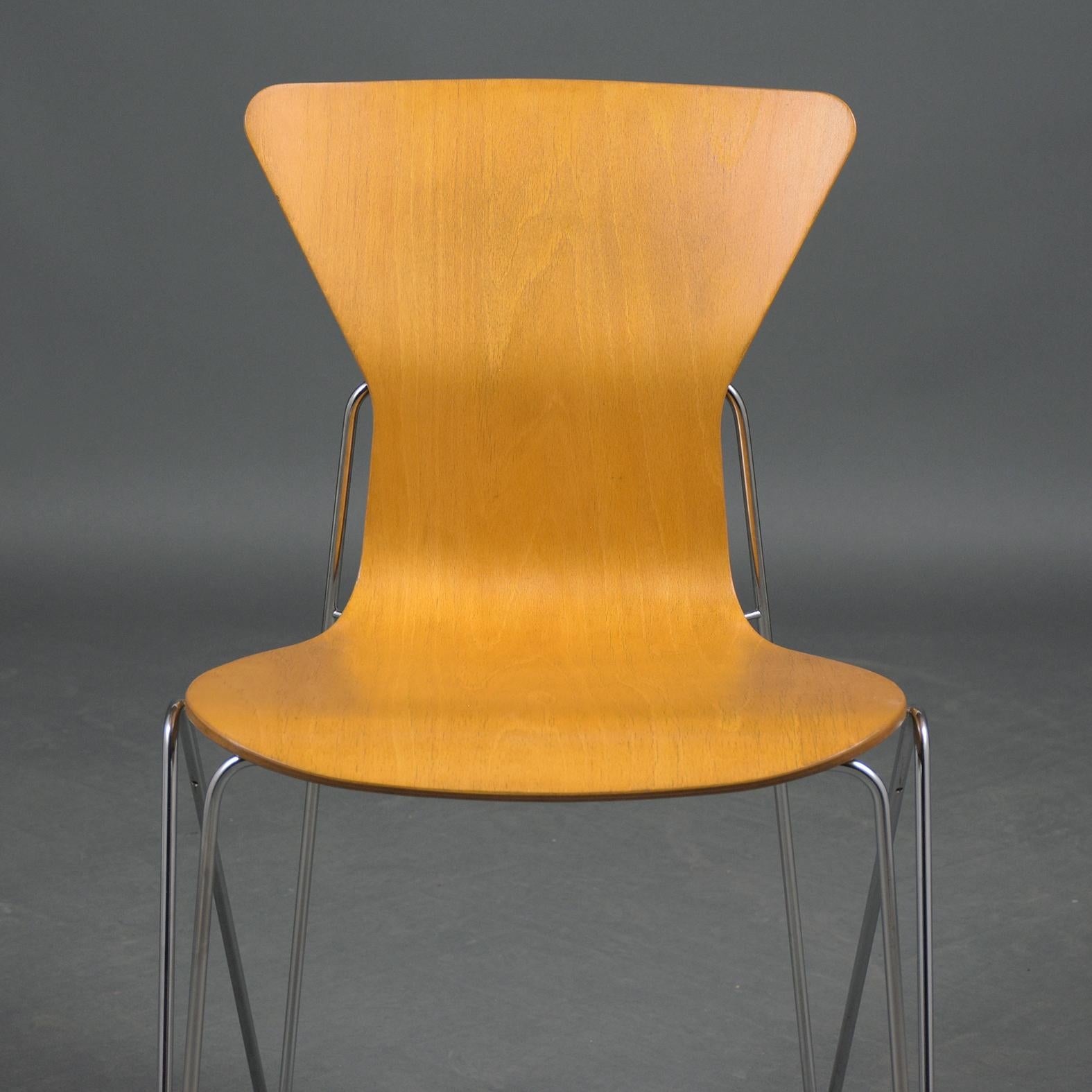 Set of Four Mid-Century Plywood Chairs 1