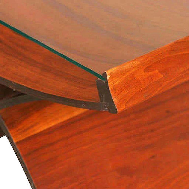 Table d'appoint en contreplaqué moulé sculpturale du milieu du siècle avec plateau en verre Excellent état - En vente à Van Nuys, CA