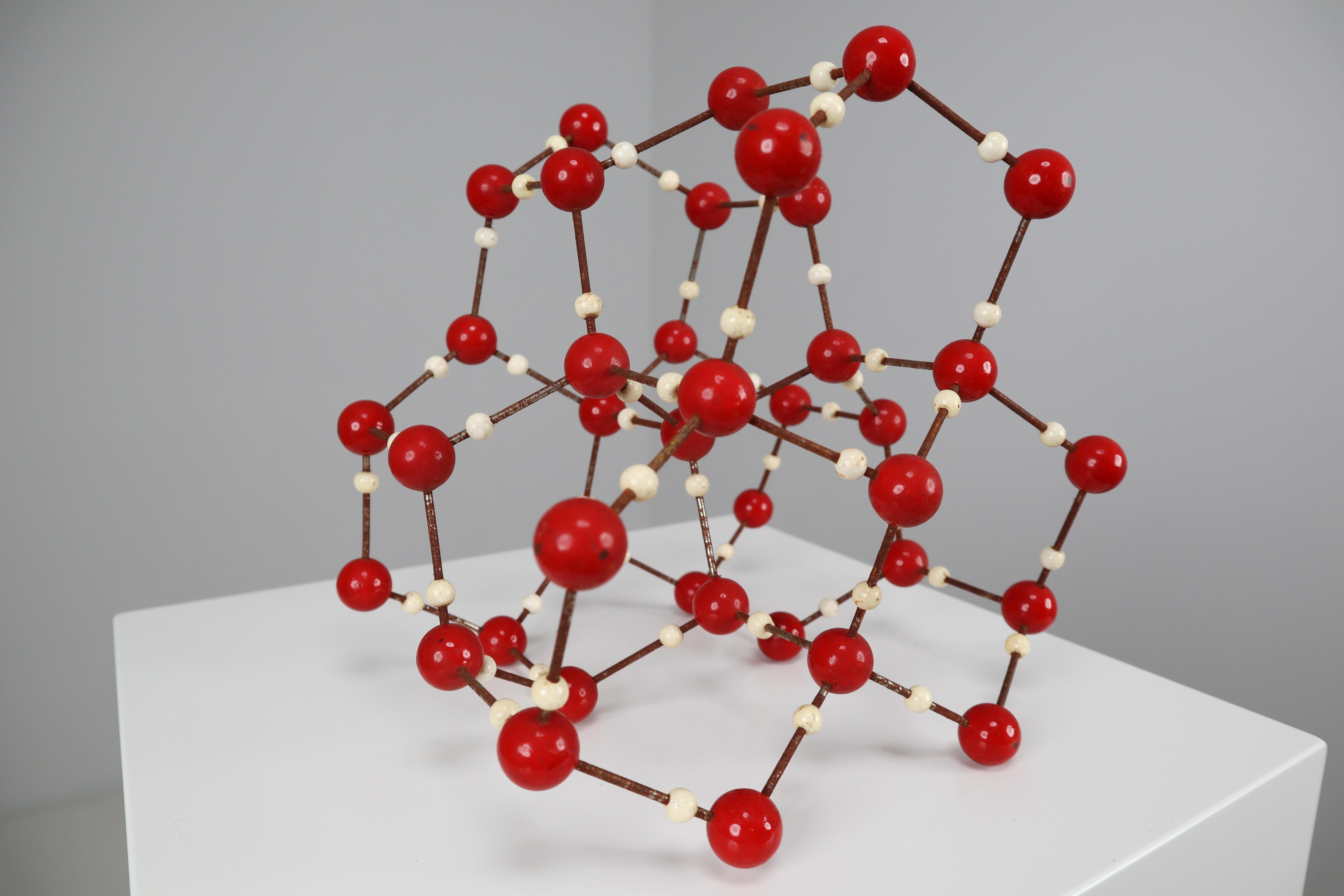 Mid-Century Molecular Structure for Didactic Purposes Made in the 1950s In Good Condition In Almelo, NL