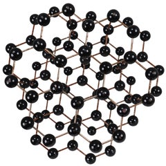 Modèle de structure moléculaire du milieu du siècle en noir:: Europe 1950s
