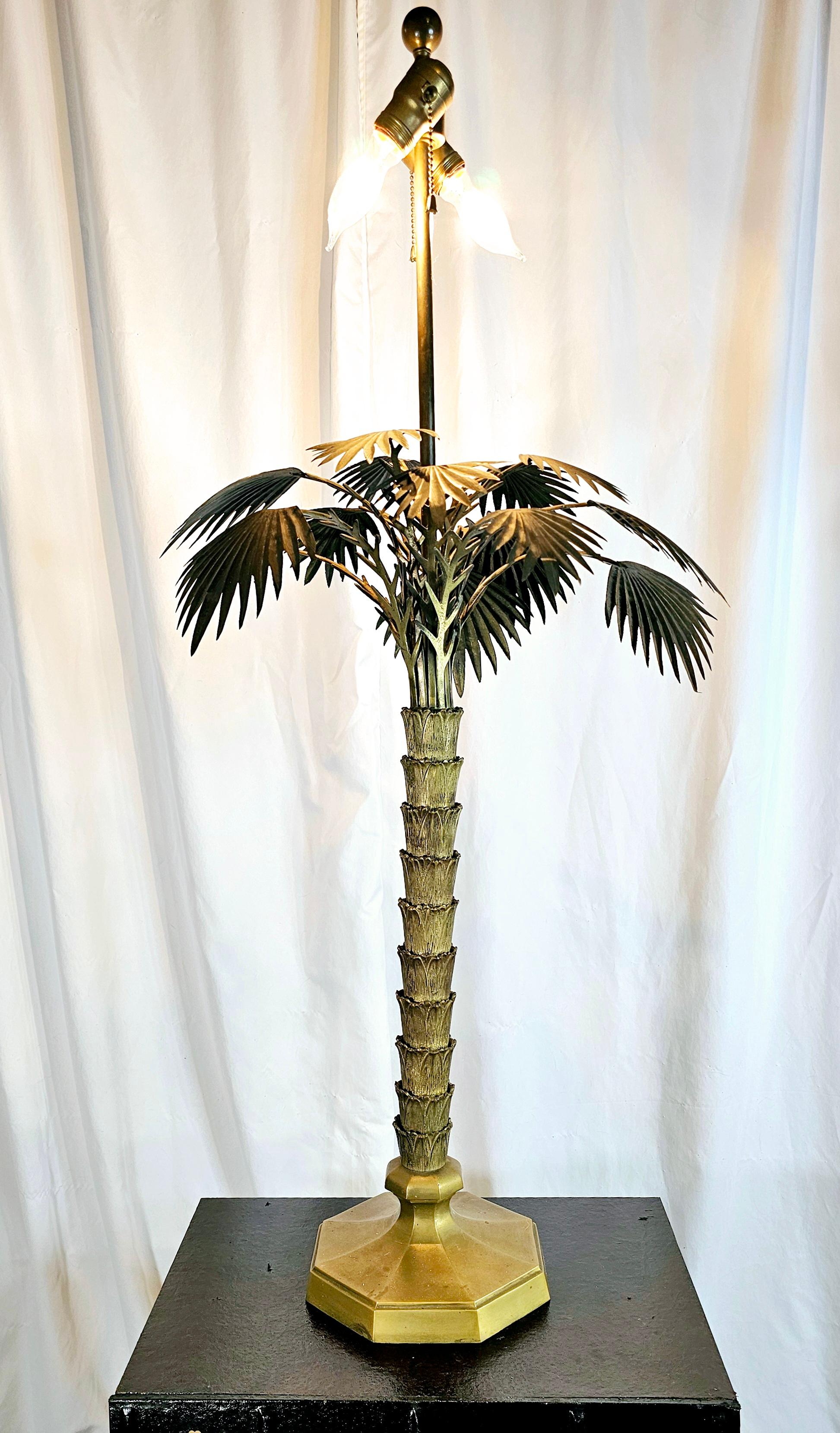 Monumentale Palmen-Tischlampe aus Messing von Chapman aus der Mitte des Jahrhunderts  im Angebot 1