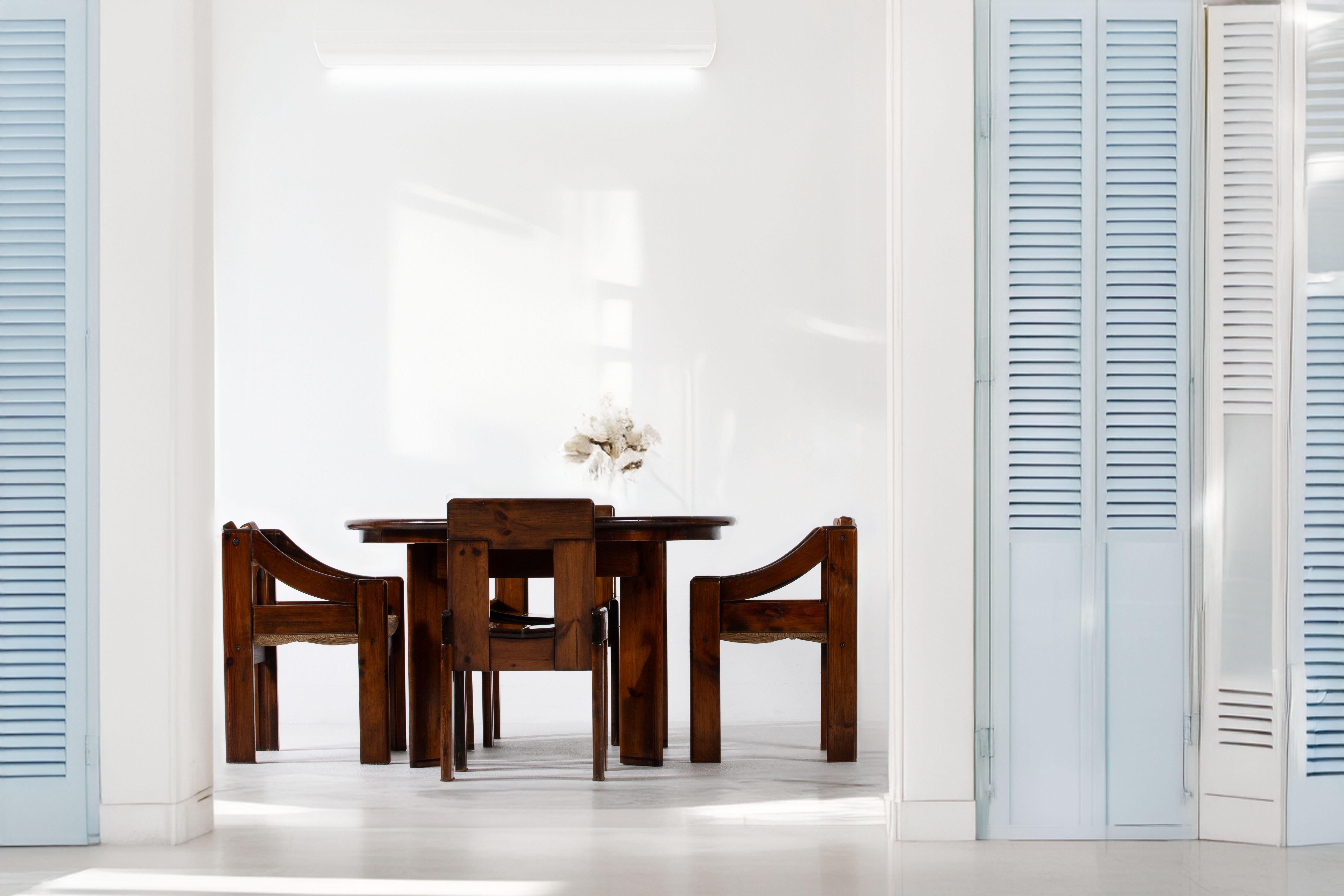 20ième siècle Ensemble de table et chaises brutalistes mi-siècle moderne en vente