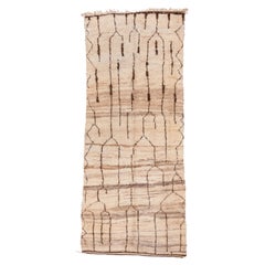 Chemin de table marocain du milieu du siècle avec motifs linéaires