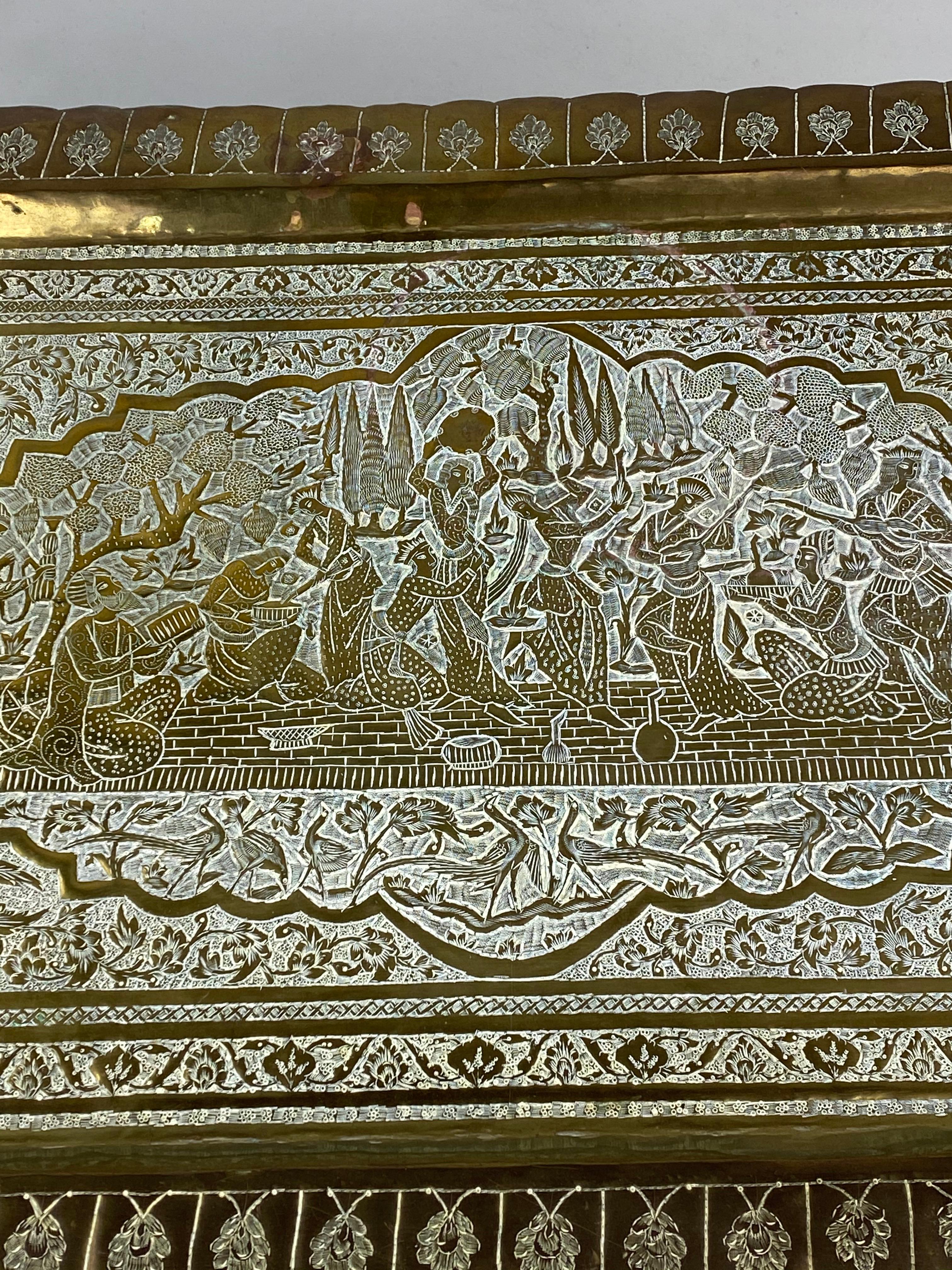 Mid-Century Moroccan Style Etched Brass Tray Coffee Table In Good Condition In Esperance, NY
