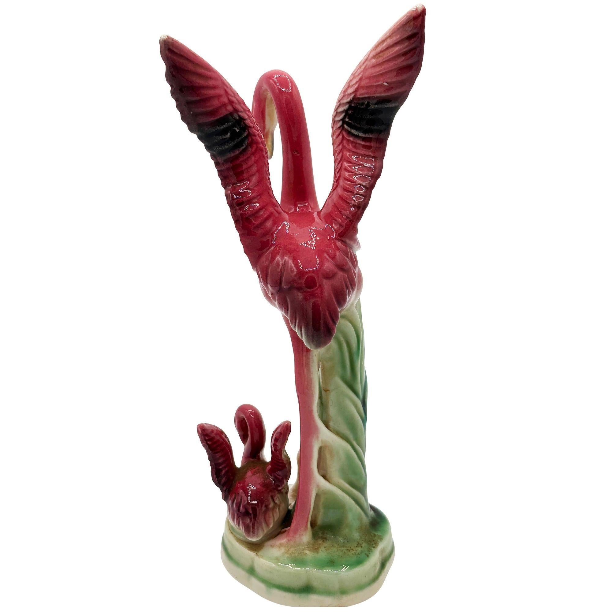 Giapponese Statua da tavolo in ceramica di metà secolo Mother & Child Pink Flamingo by Leftons in vendita