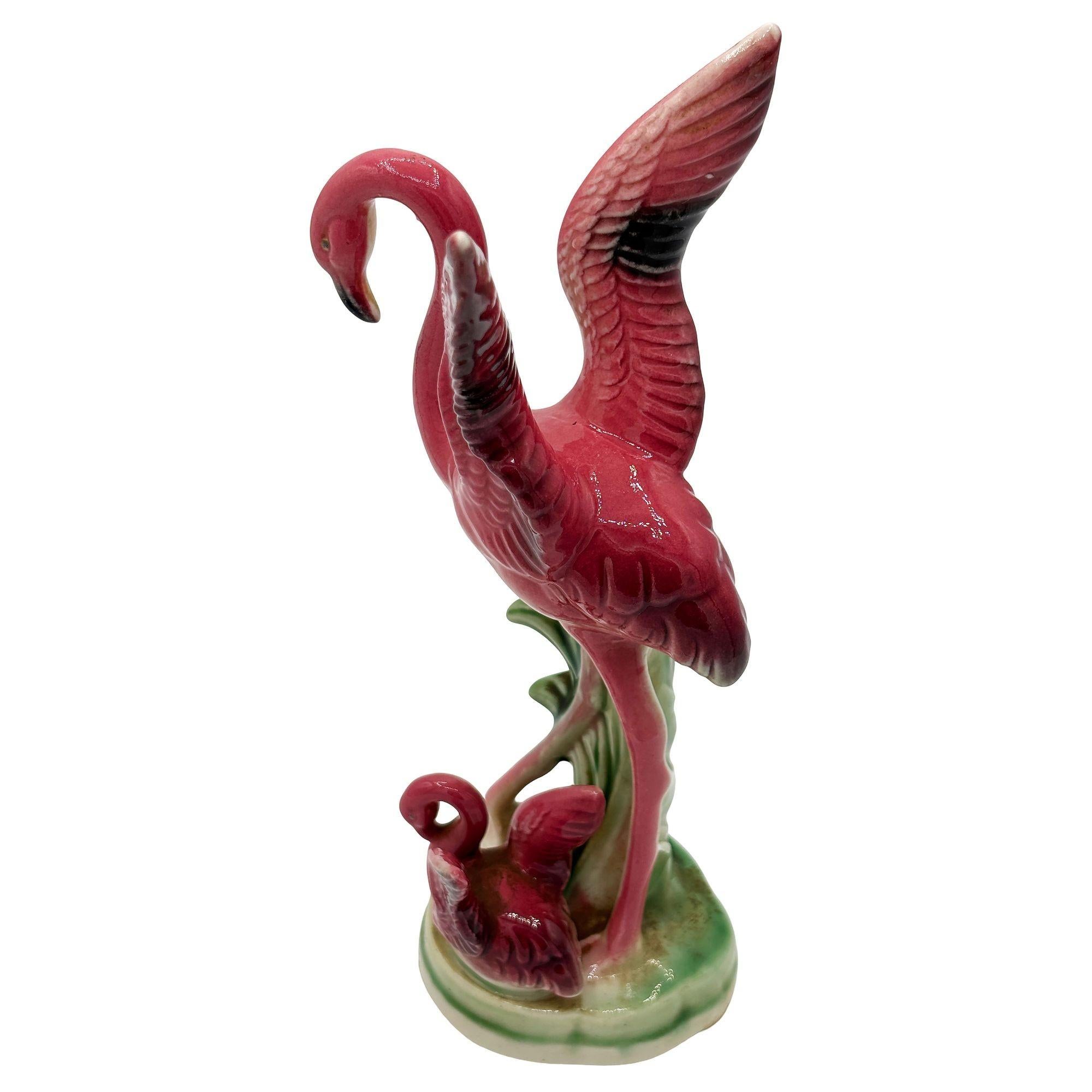 Statua da tavolo in ceramica di metà secolo Mother & Child Pink Flamingo by Leftons In condizioni ottime in vendita a Van Nuys, CA
