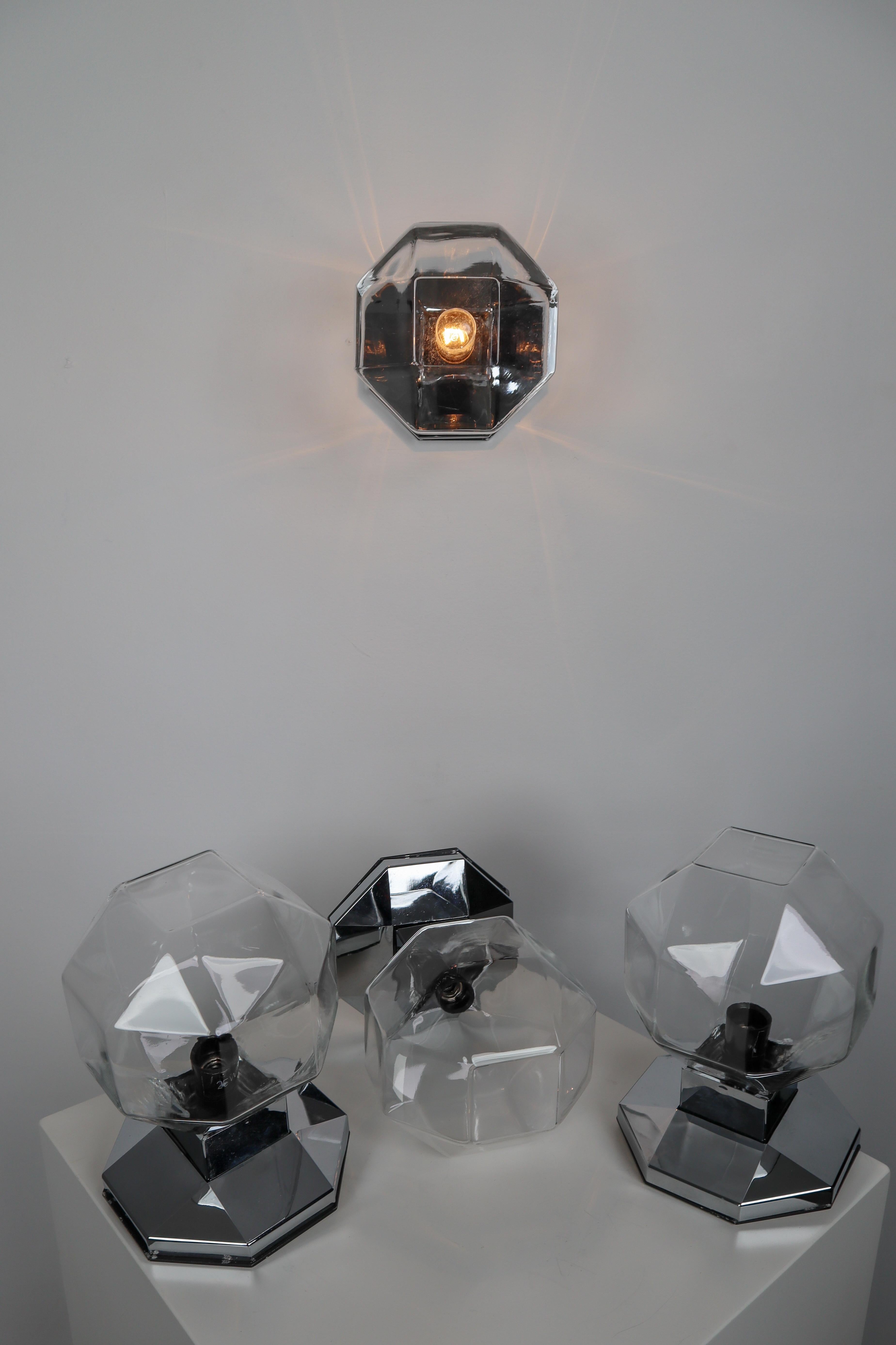 Midcentury Motoko Ishii Sconces Wall Lights, Chrome-plated and Tinted Glasses   (Moderne)