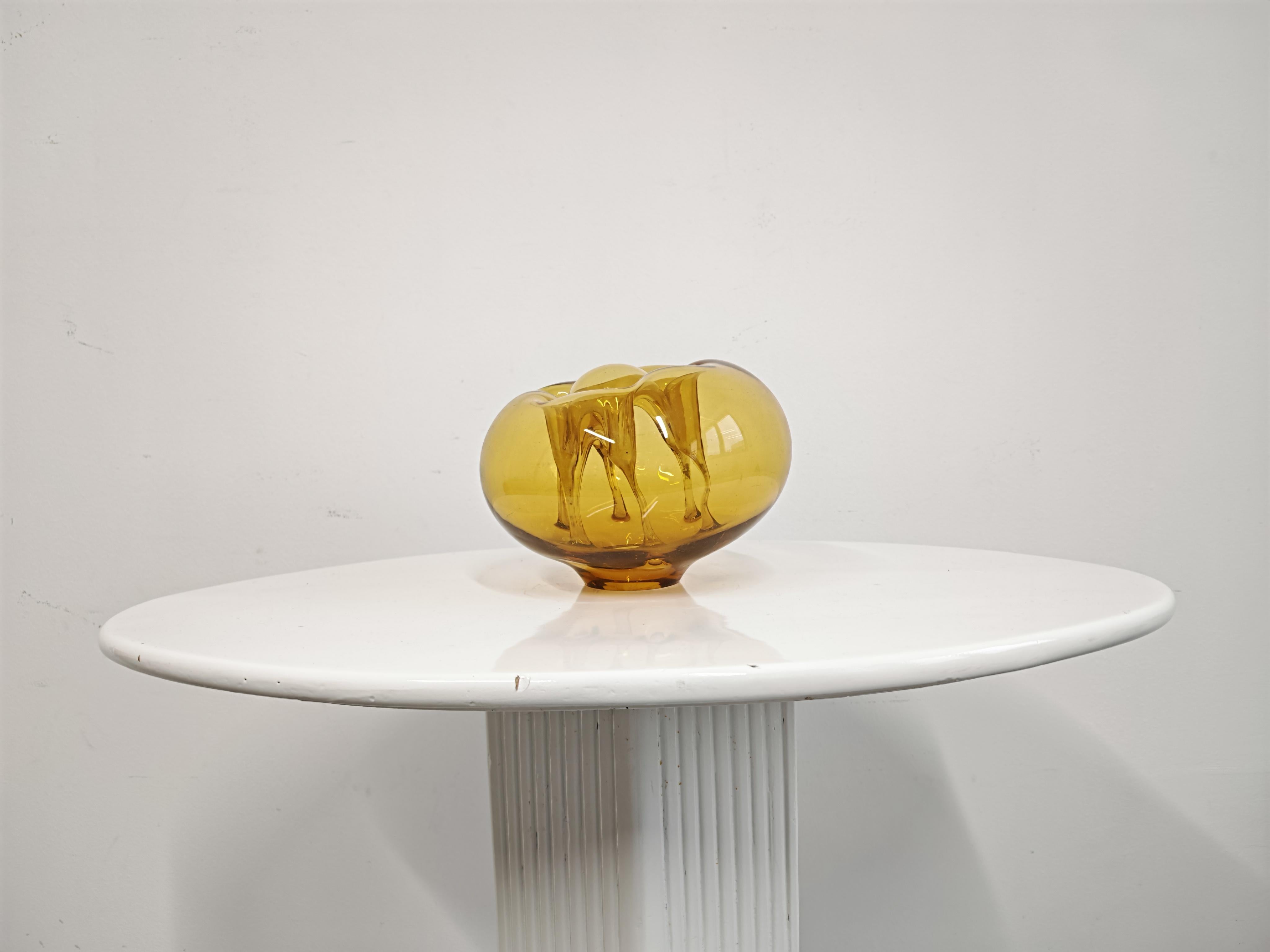 Scultura in vetro soffiato a bocca di metà secolo di Dragan Drobnjak, Vaso Ikebana in vendita 2