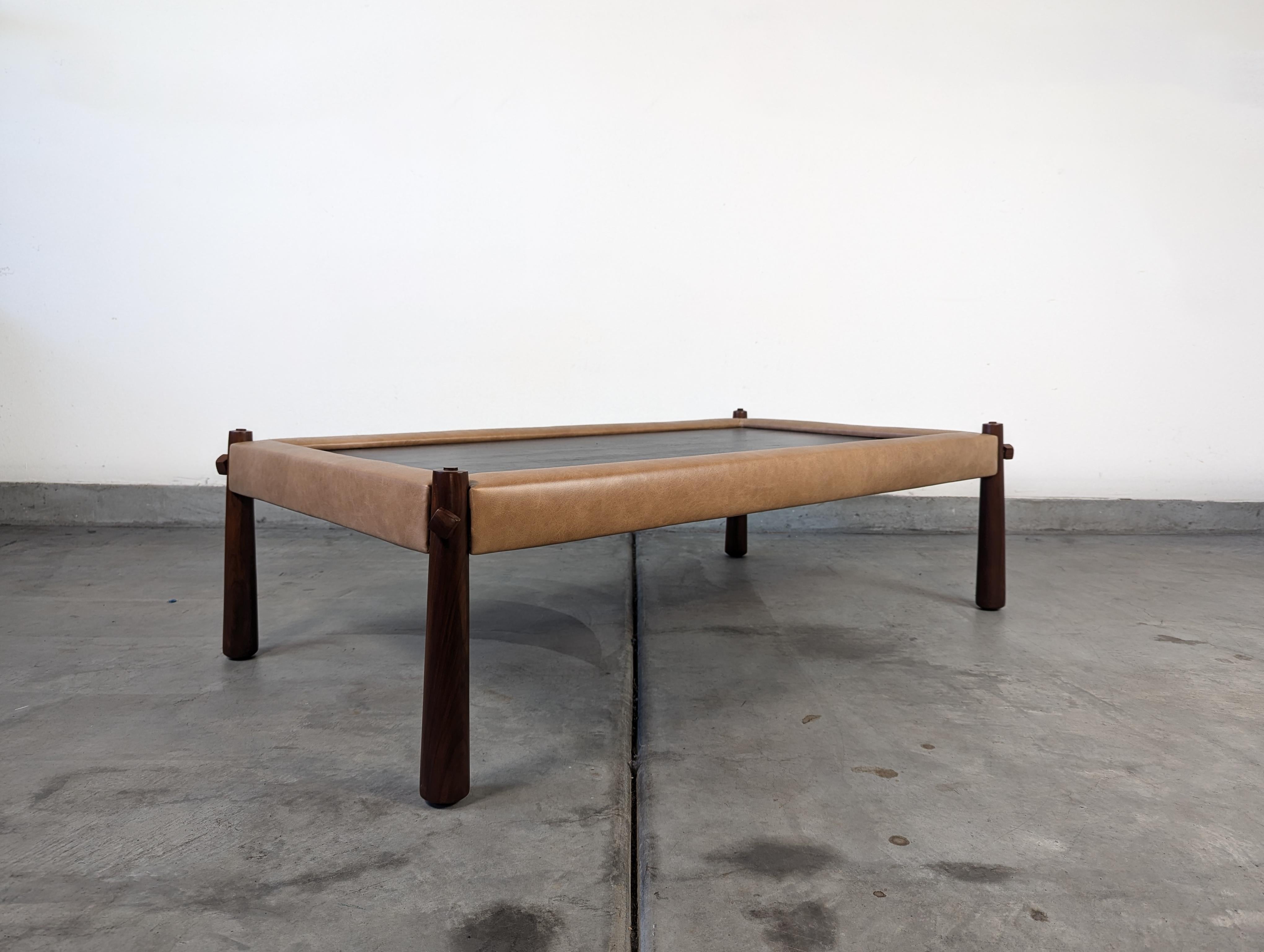 Table basse brésilienneMP-81 de Percival Lafer, vers les années 1970 en vente 9