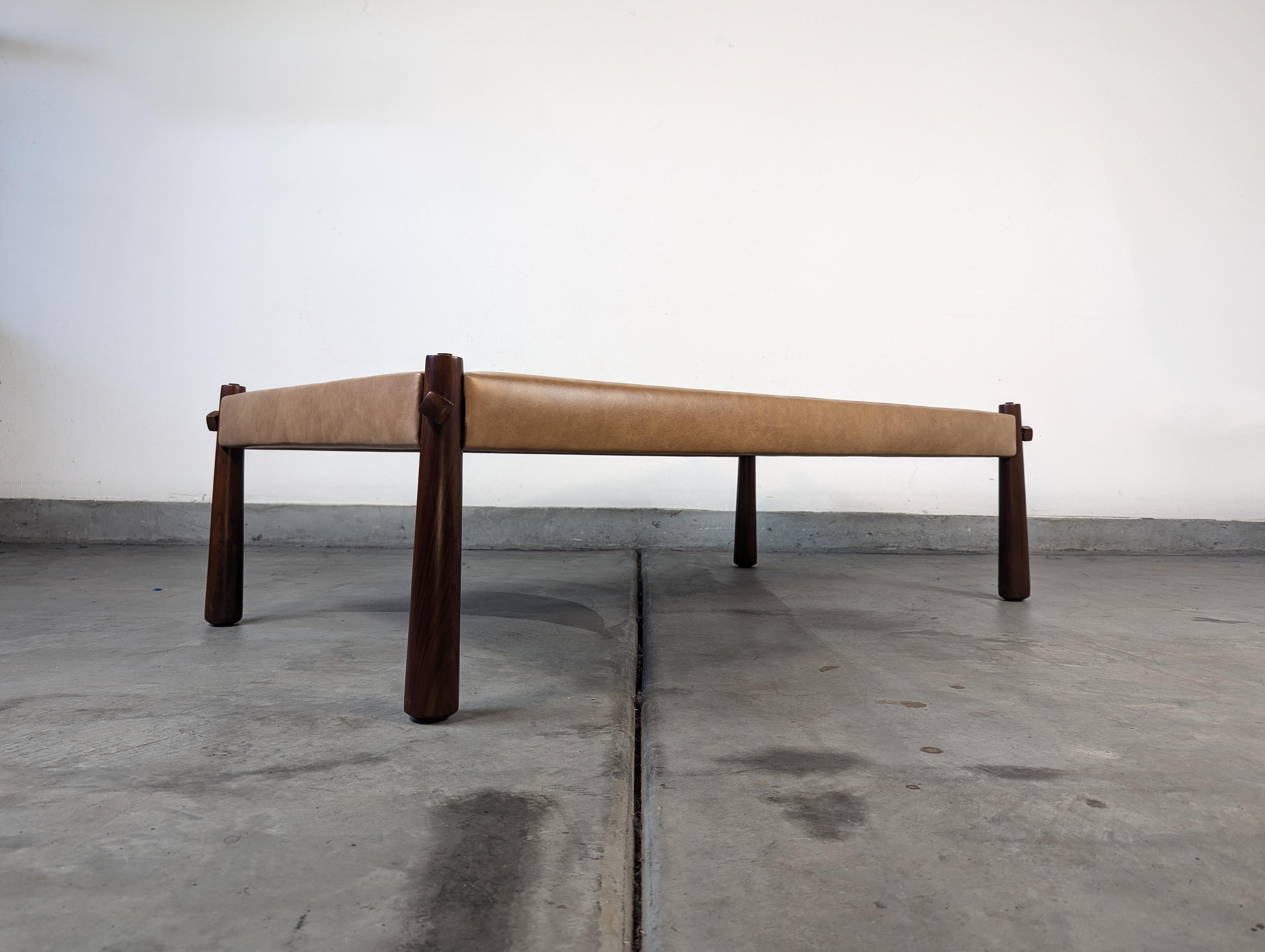 Table basse brésilienneMP-81 de Percival Lafer, vers les années 1970 en vente 1