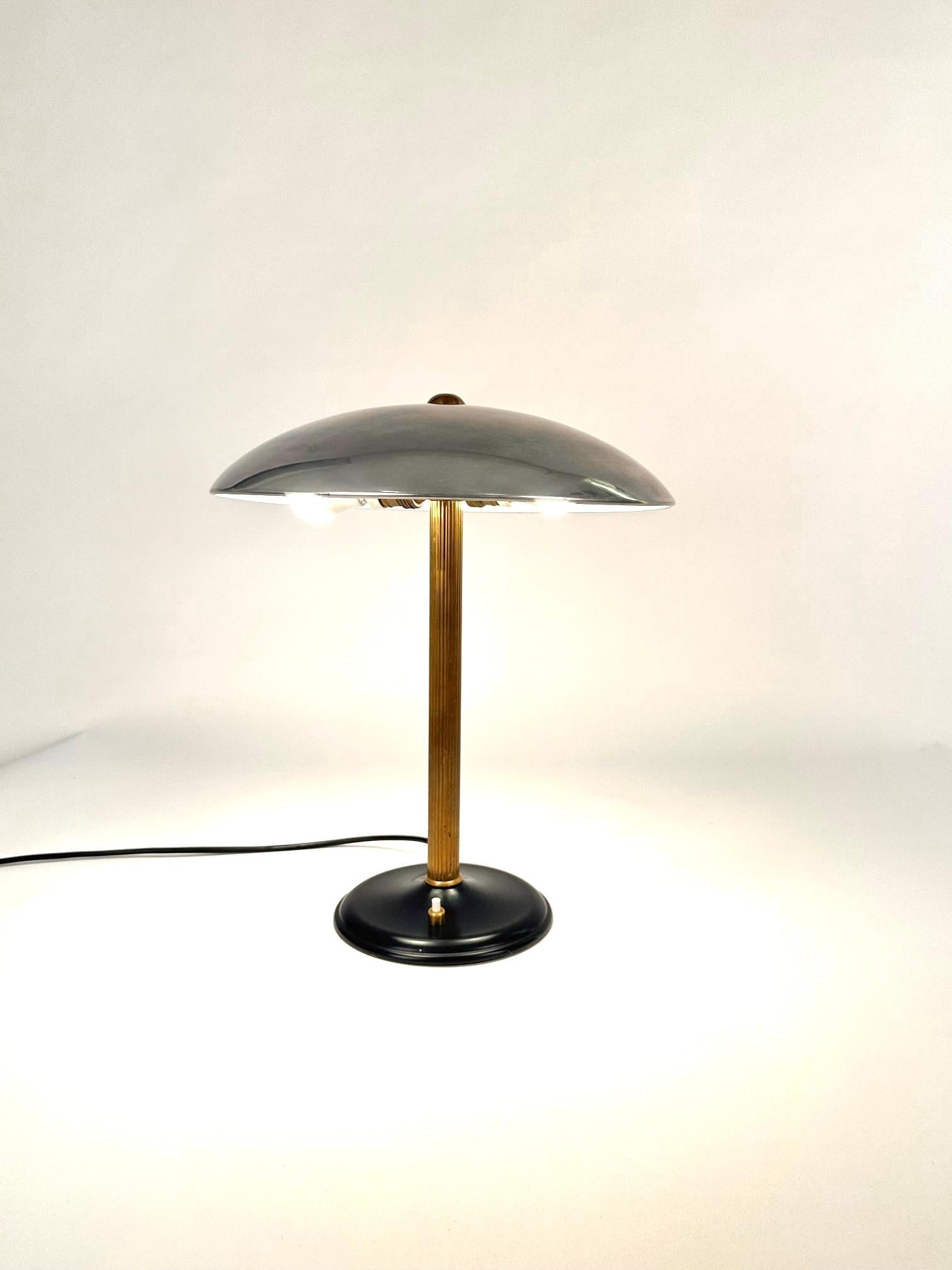 Lampe de table italienne Mpdern Mid-Century en vente 1