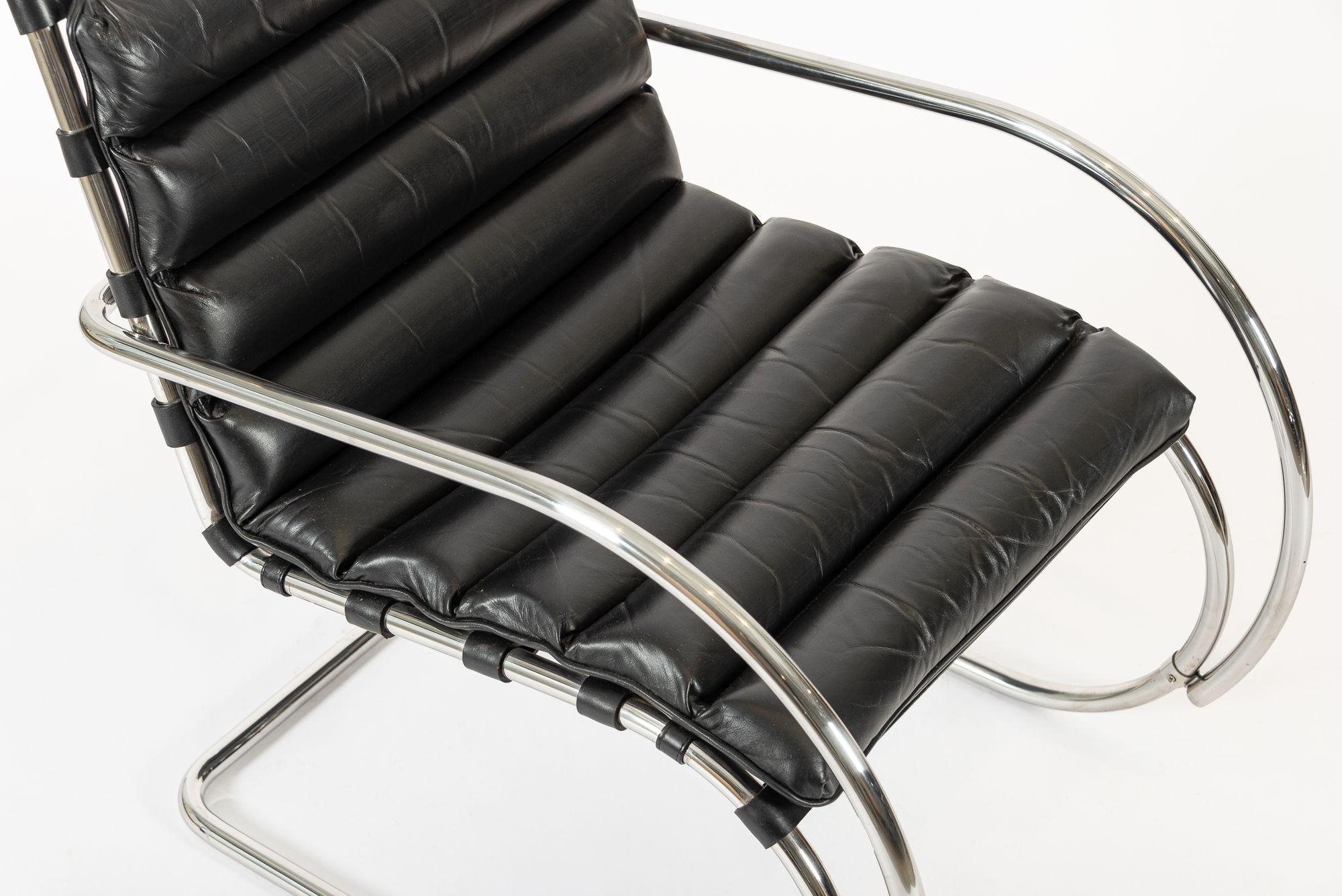 Fauteuils en cuir noir MR du milieu du siècle par Mies van der Rohe pour Knoll en vente 1