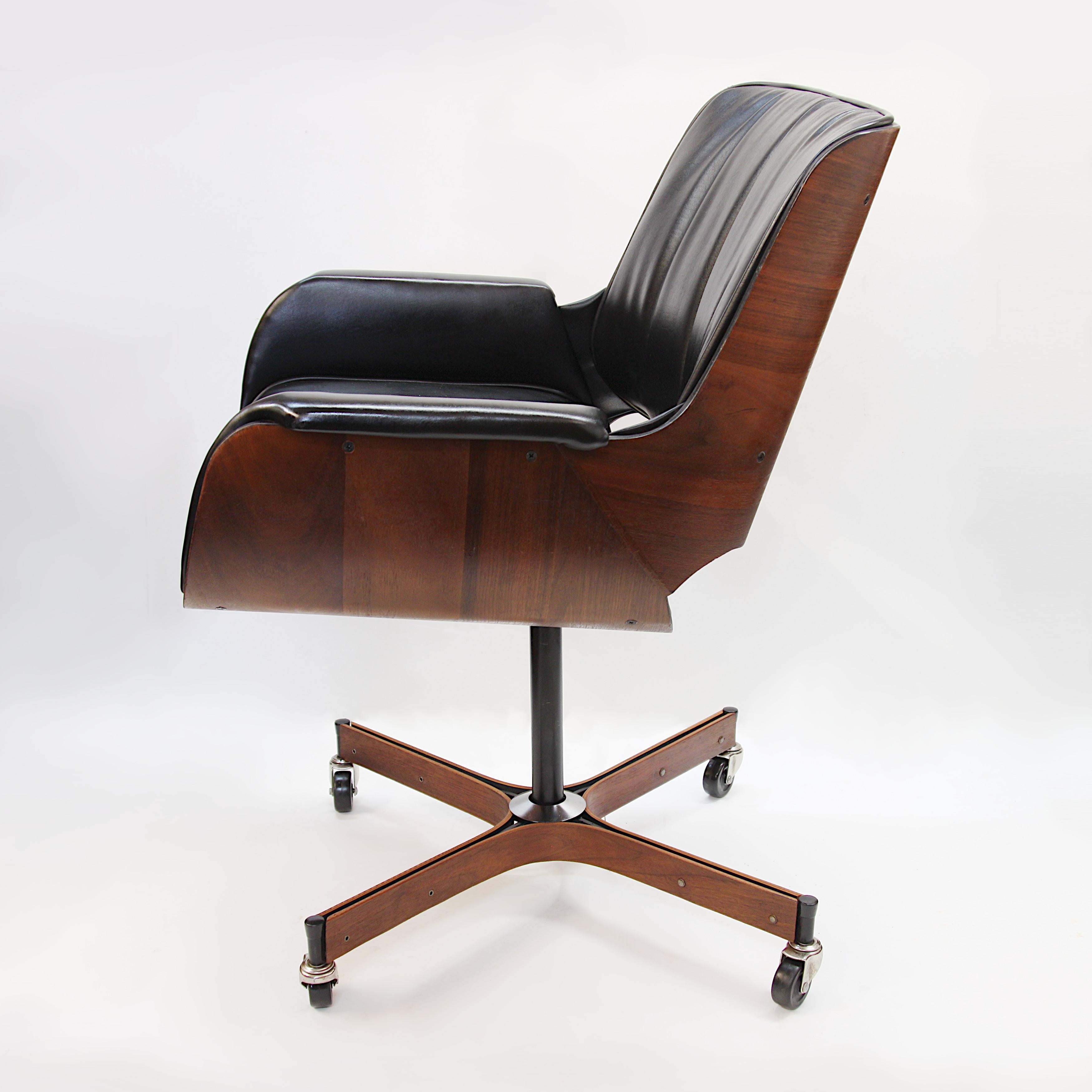 Molded Mid Century Mr. Chair Executive Desk Chair by George Mulhauser for Plycraft