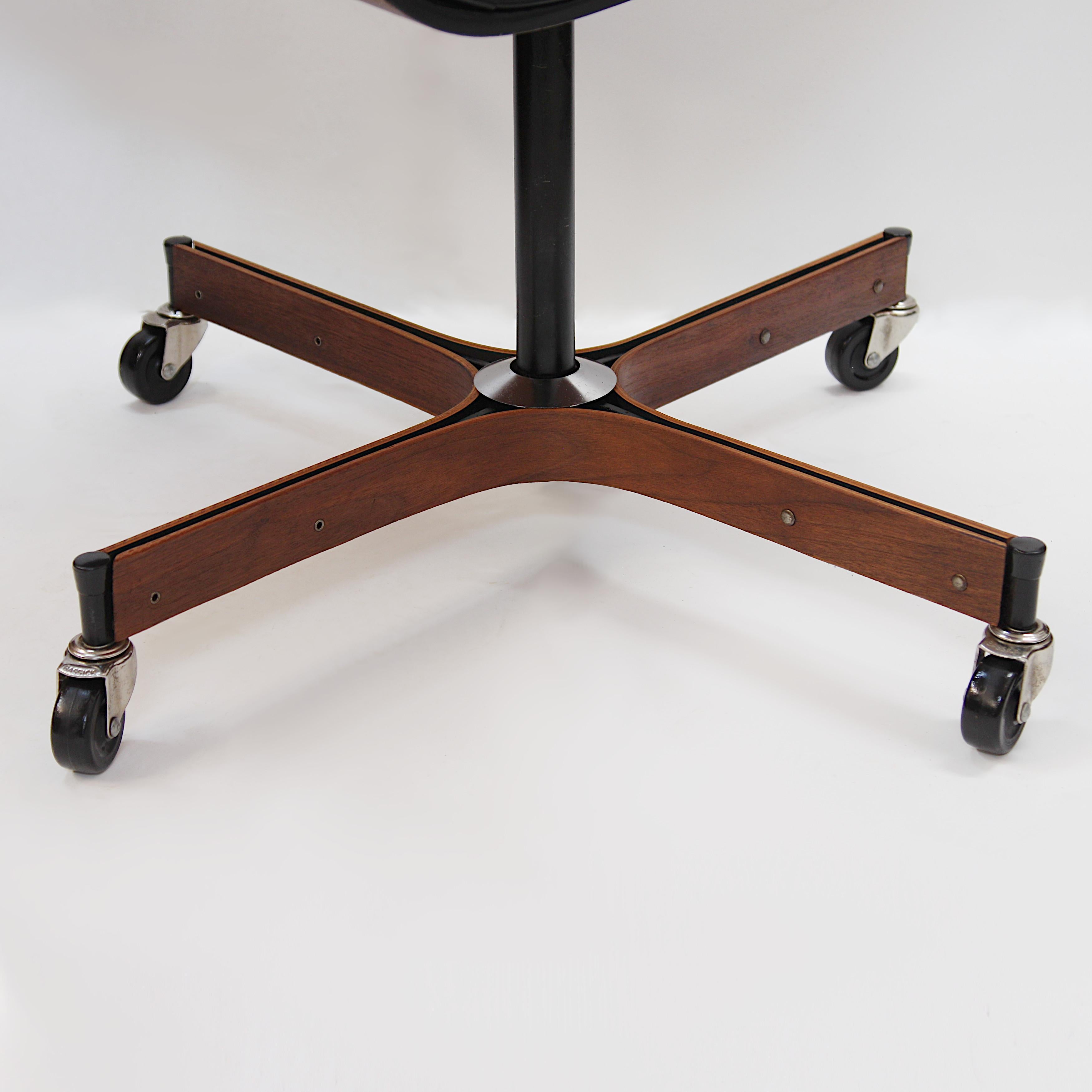 Mid-20th Century Mid Century Mr. Chair Executive Desk Chair by George Mulhauser for Plycraft