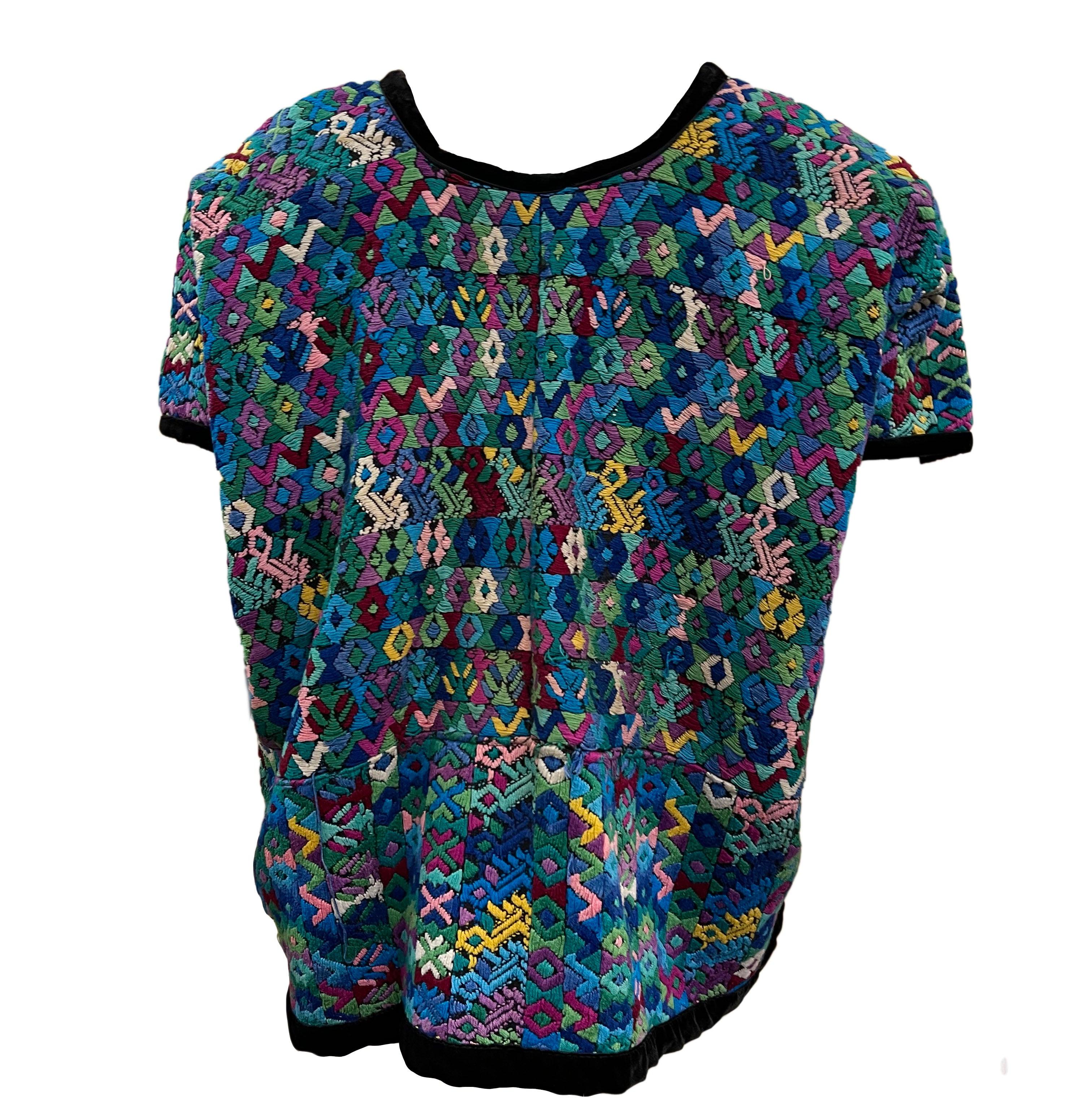 Mid Century Multi-Colored südamerikanischen Huipol Tunika (Schwarz) im Angebot