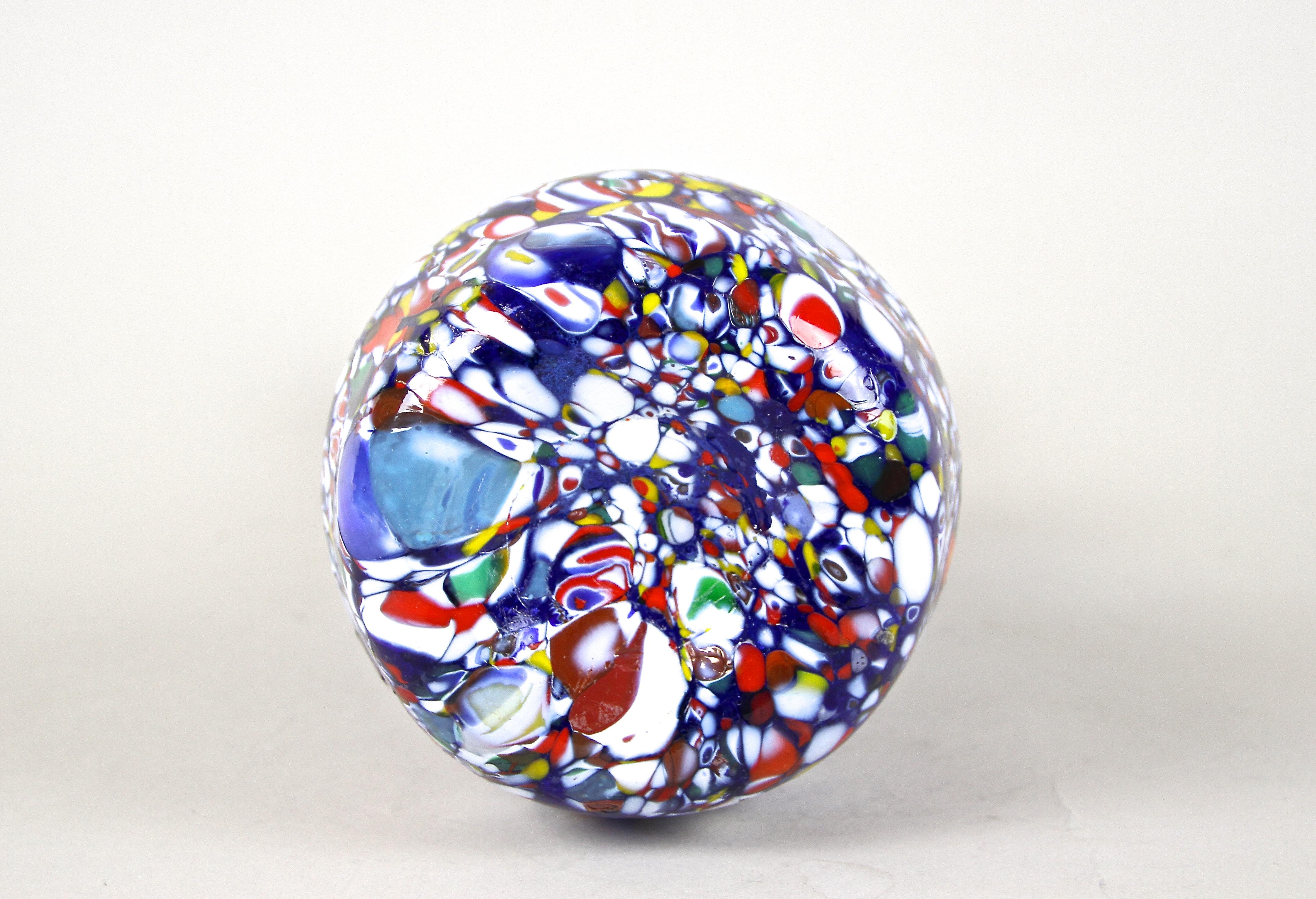 Mid-Century Multicolor Murano Glass Vase by Fratelli Toso, Italy, circa 1940/50 For Sale 2
