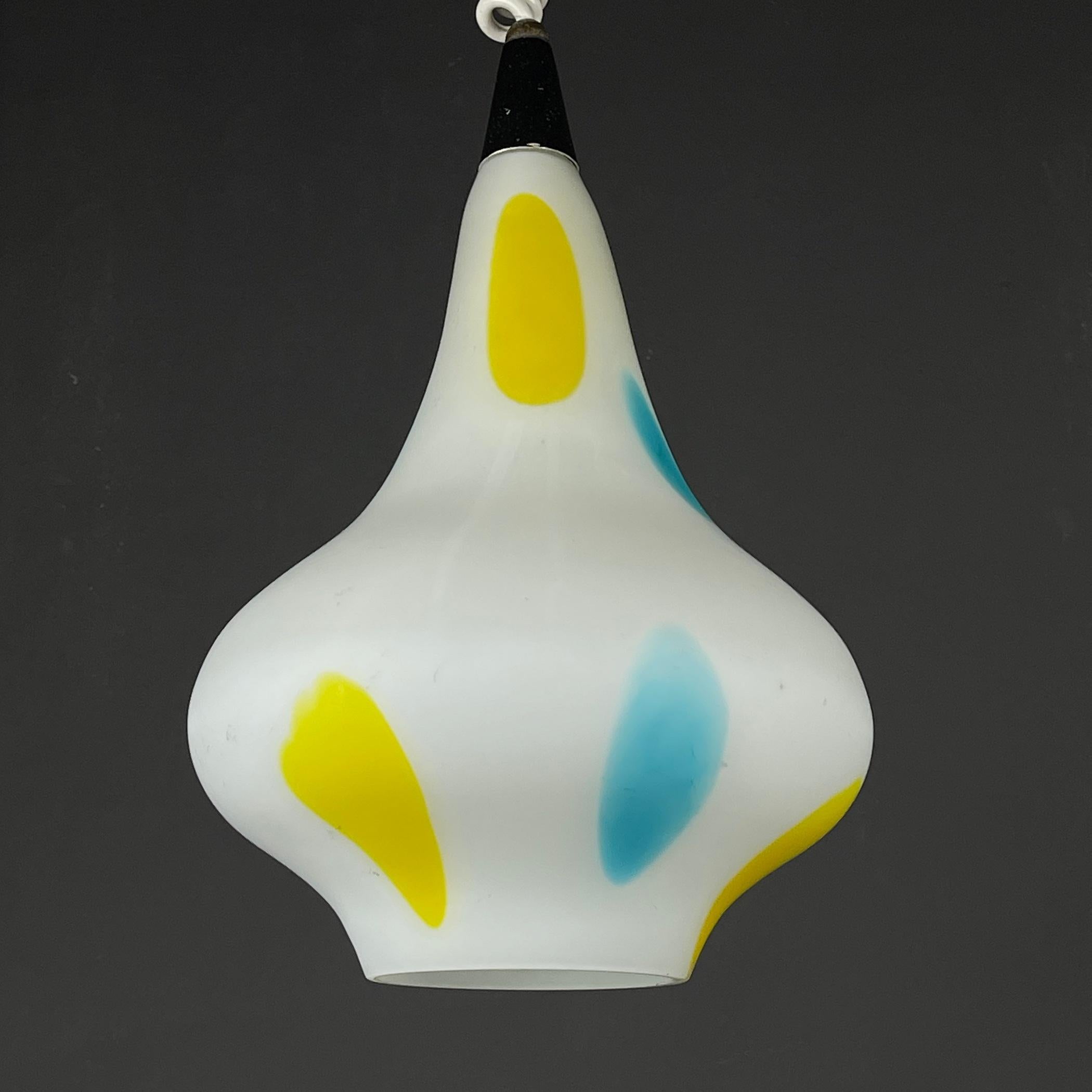 Italian Mid-century multicolor opaline murano glass pendant lamp by Stilnovo Italy 1950s For Sale