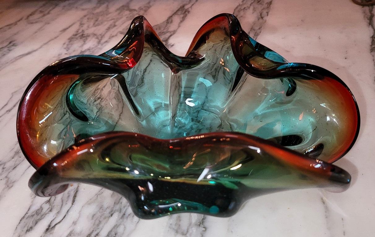 Mid-Century Modern Bol à coquille en verre d'art de Murano du milieu du siècle en vente