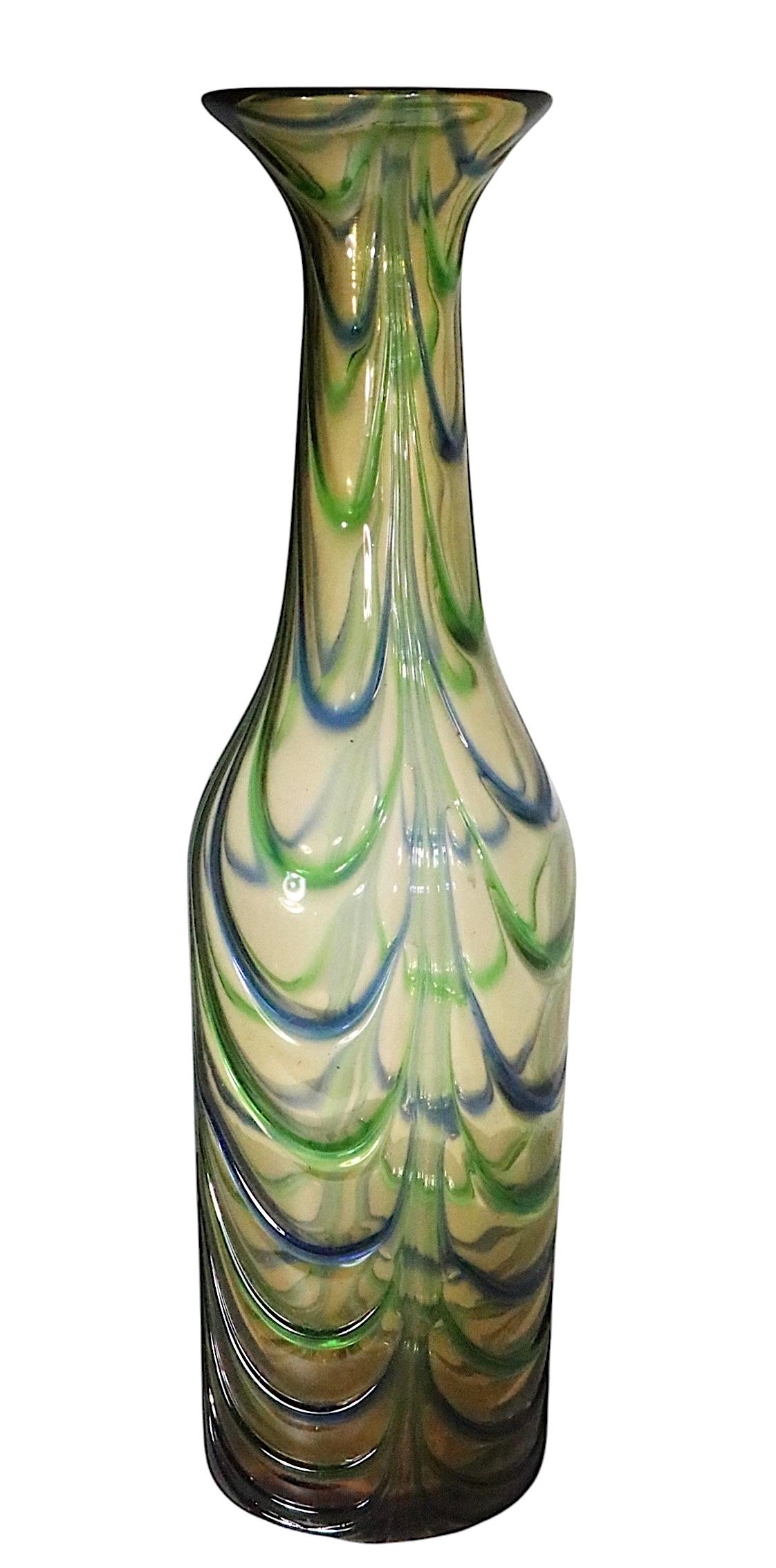 Jarrón de cristal artístico de Murano de mediados de siglo atribuido a Seguso siglo XX en venta