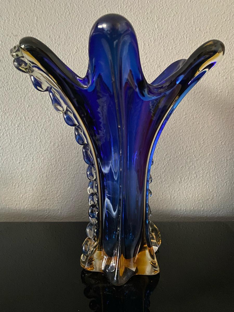 Beautiful blue colored 1950s Murano vase. Attibuted to Barovier & Toso.