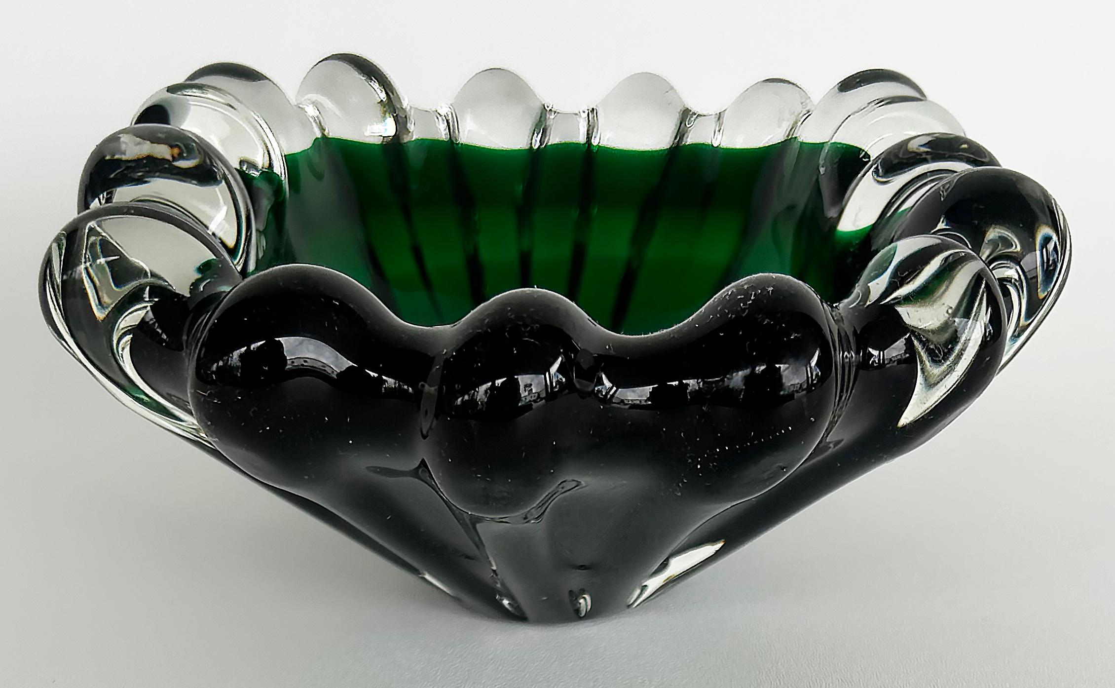 XX secolo Ciotola in vetro pesante di Murano del 1950 Barovier&Toso, verde a coste, trasparente in vendita