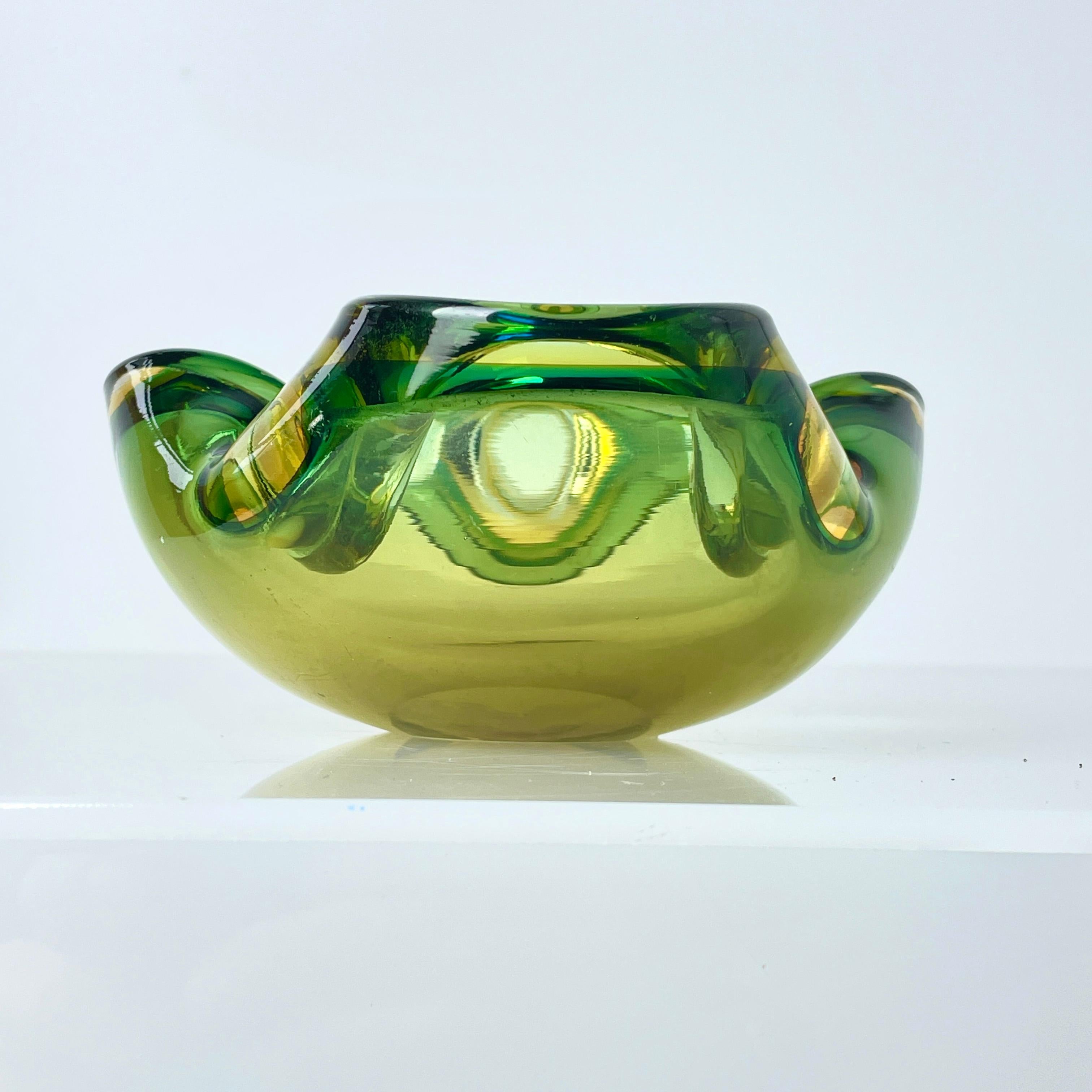 Mid Century Murano geblasenes Glas Aschenbecher / Schale im Angebot 7